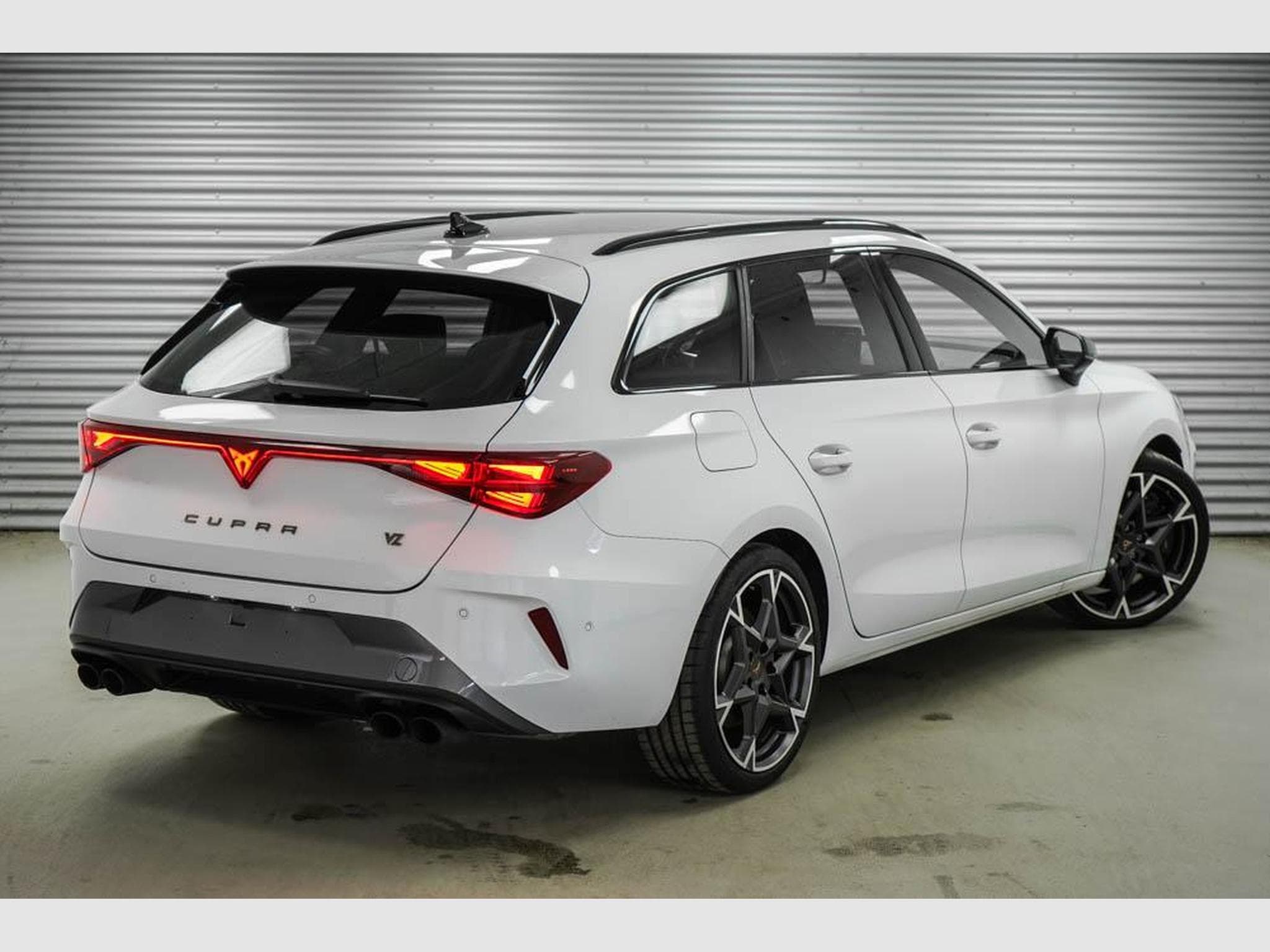Cupra Leon ST 2,0 TSI (2025) - Photo 3