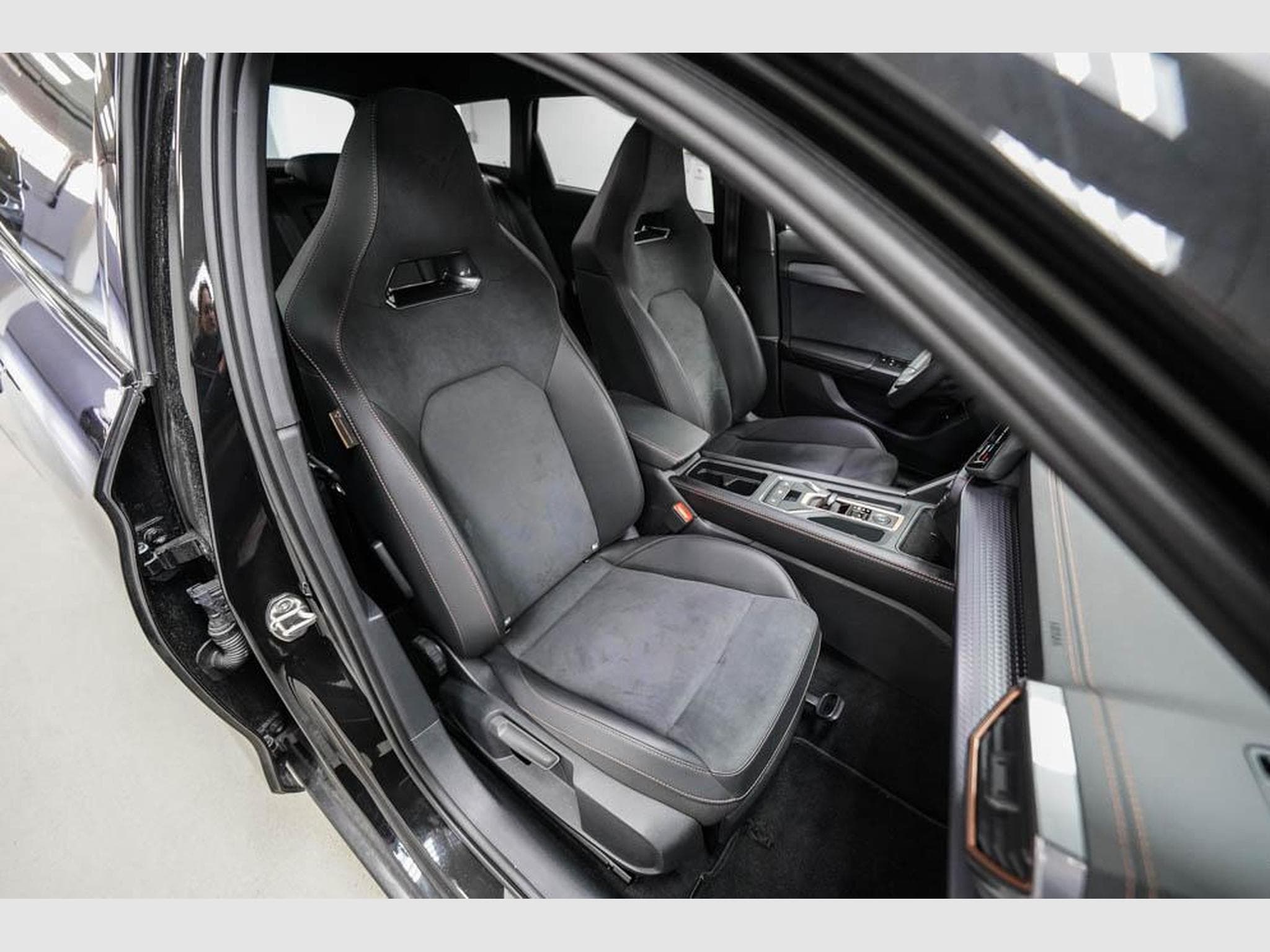 Cupra Leon ST 2,0 TSI (2025) - Photo 22