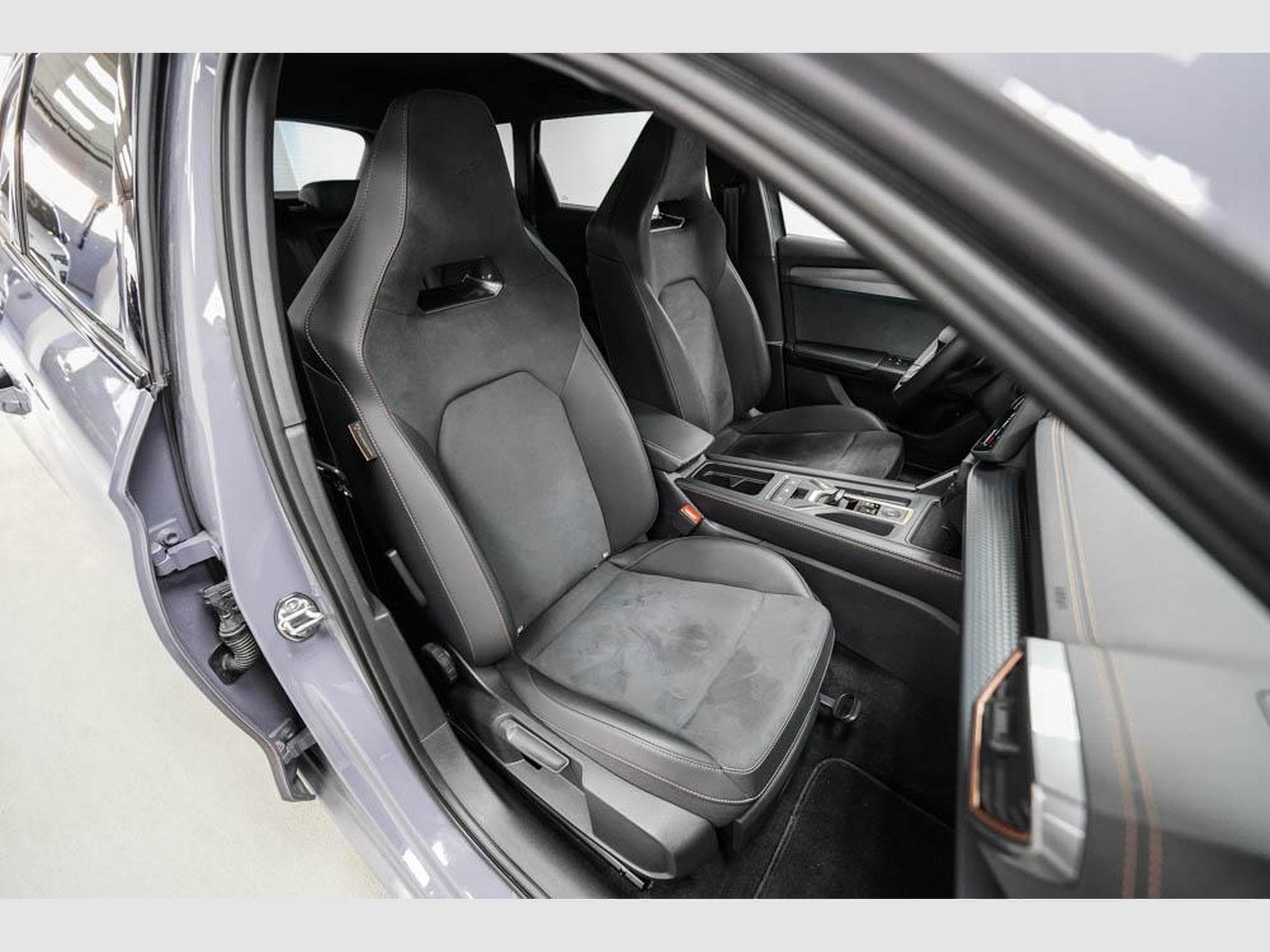 Cupra Leon ST 2,0 TSI (2025) - Photo 22