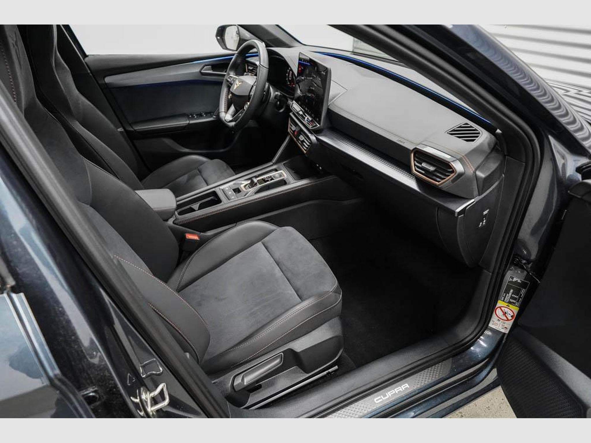 Cupra Leon ST 2,0 TSI (2025) - Photo 20