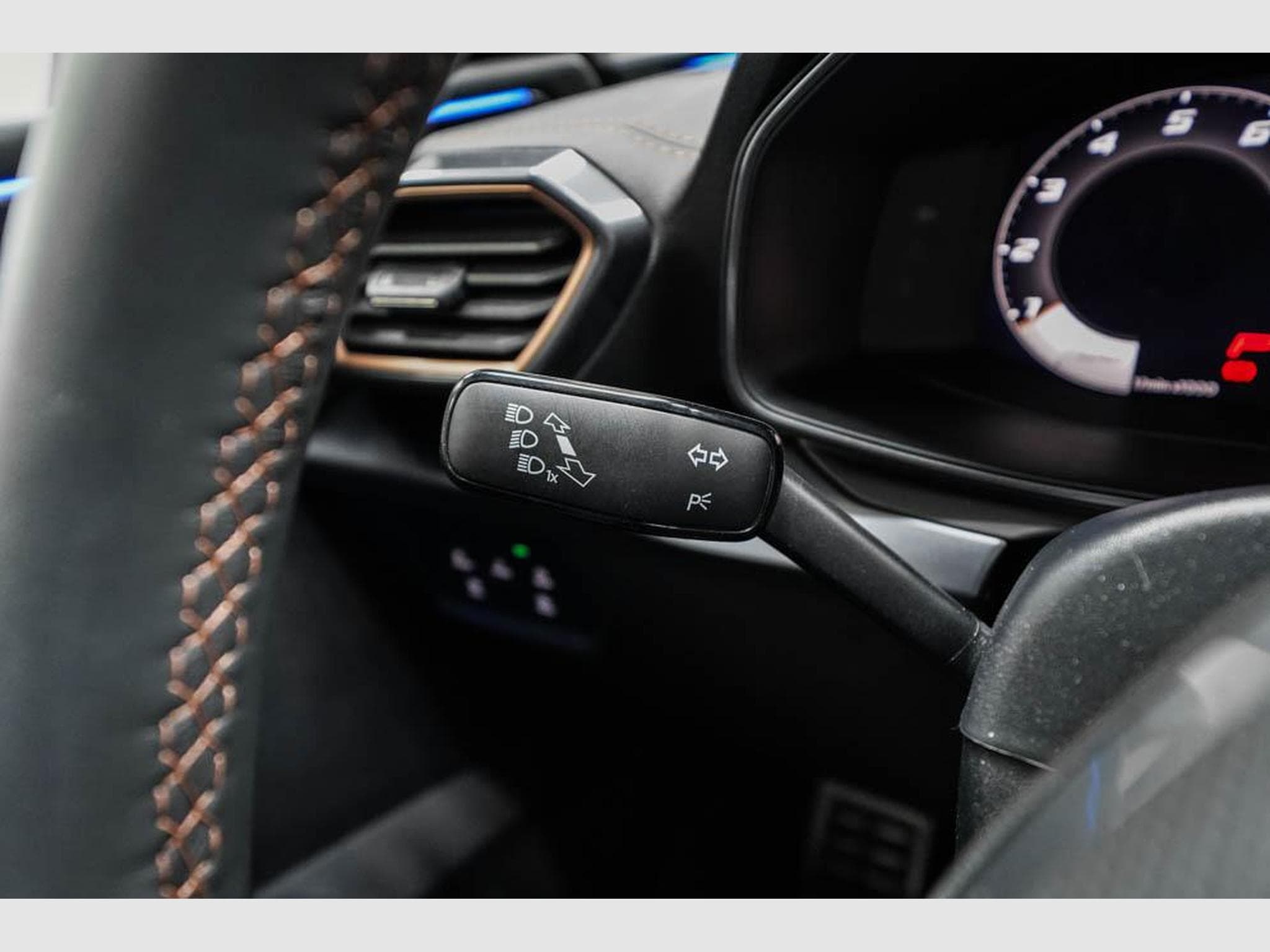 Cupra Leon ST 2,0 TSI (2025) - Photo 9