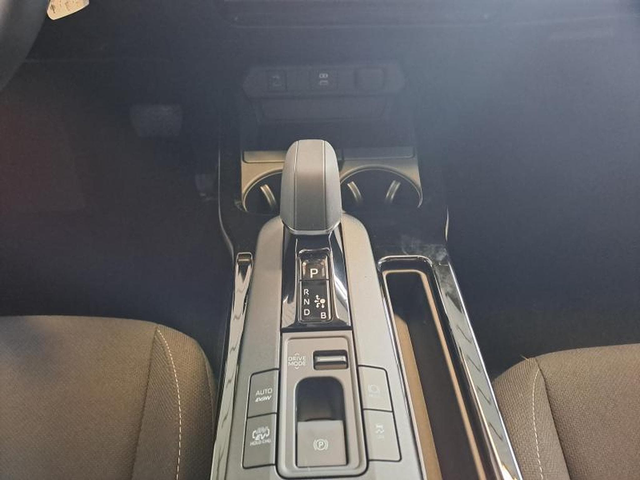 Toyota Prius Premium Plus PHEV (2024) - Photo 15