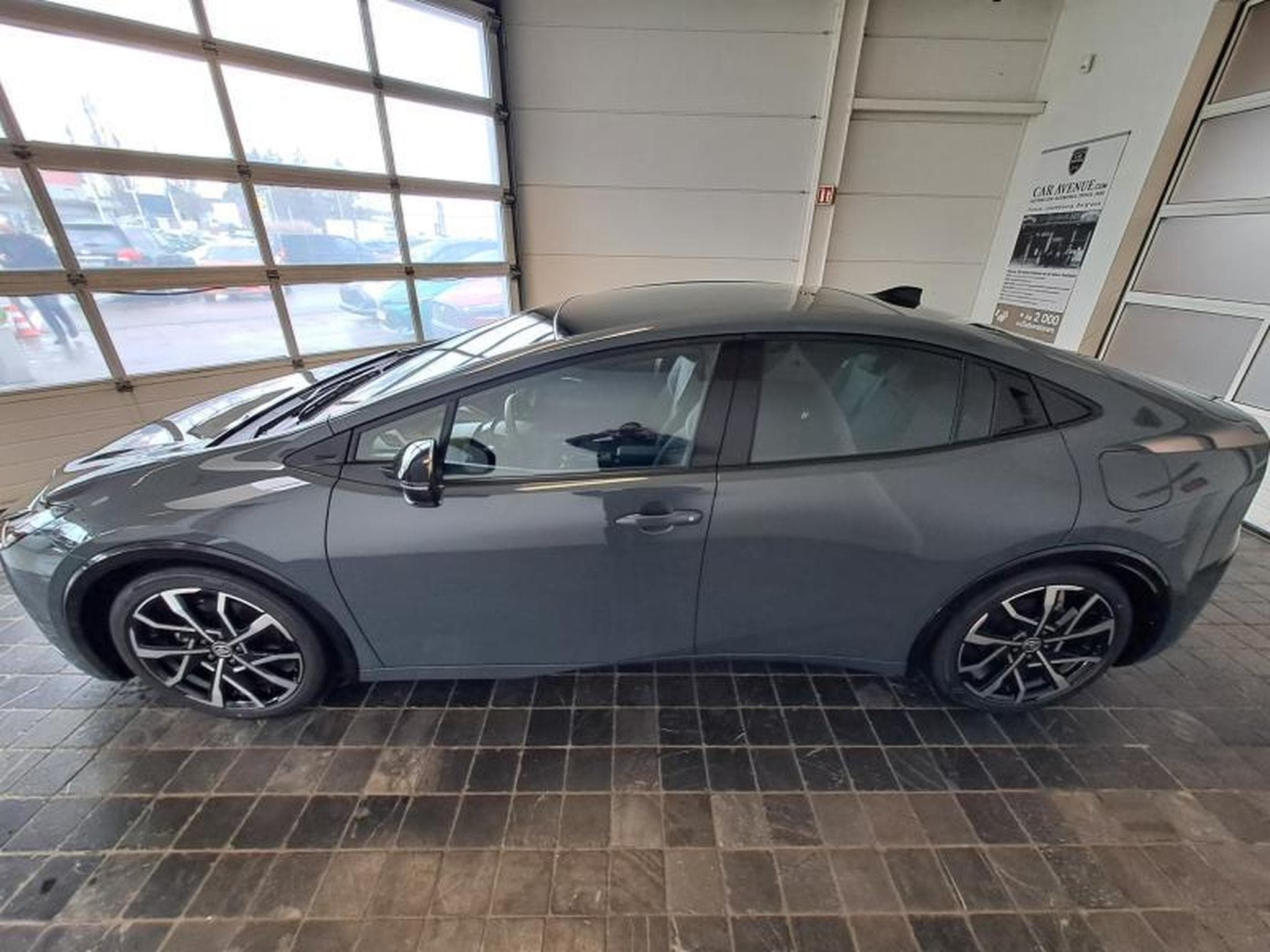Toyota Prius Premium Plus PHEV (2024) - Photo 27