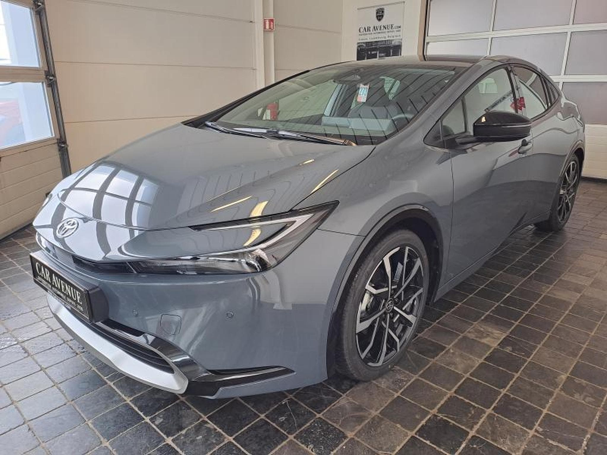 Toyota Prius Premium Plus PHEV (2024) - Photo 28