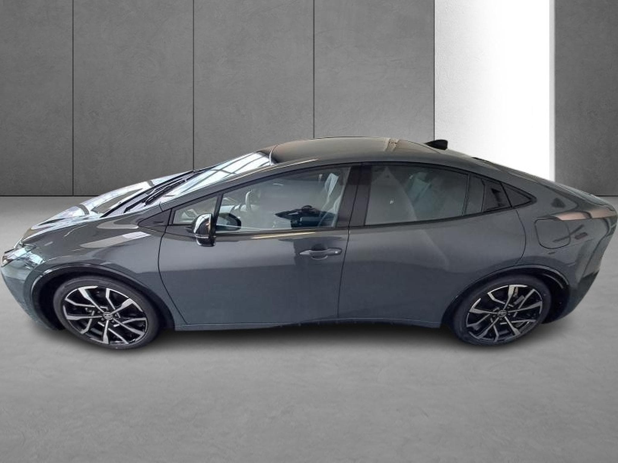 Toyota Prius Premium Plus PHEV (2024) - Photo 8