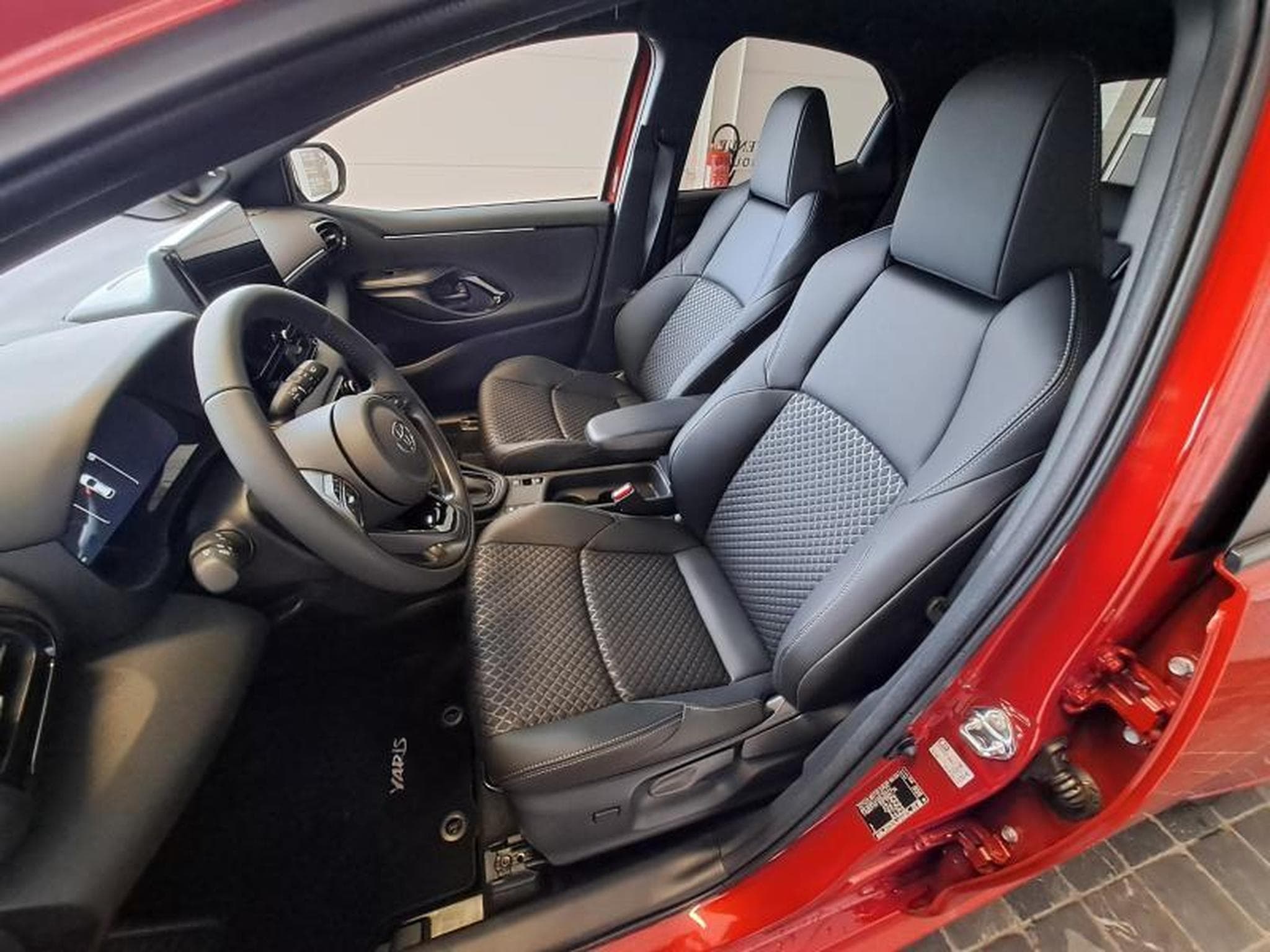 Toyota Yaris Style (2024) - Photo 10
