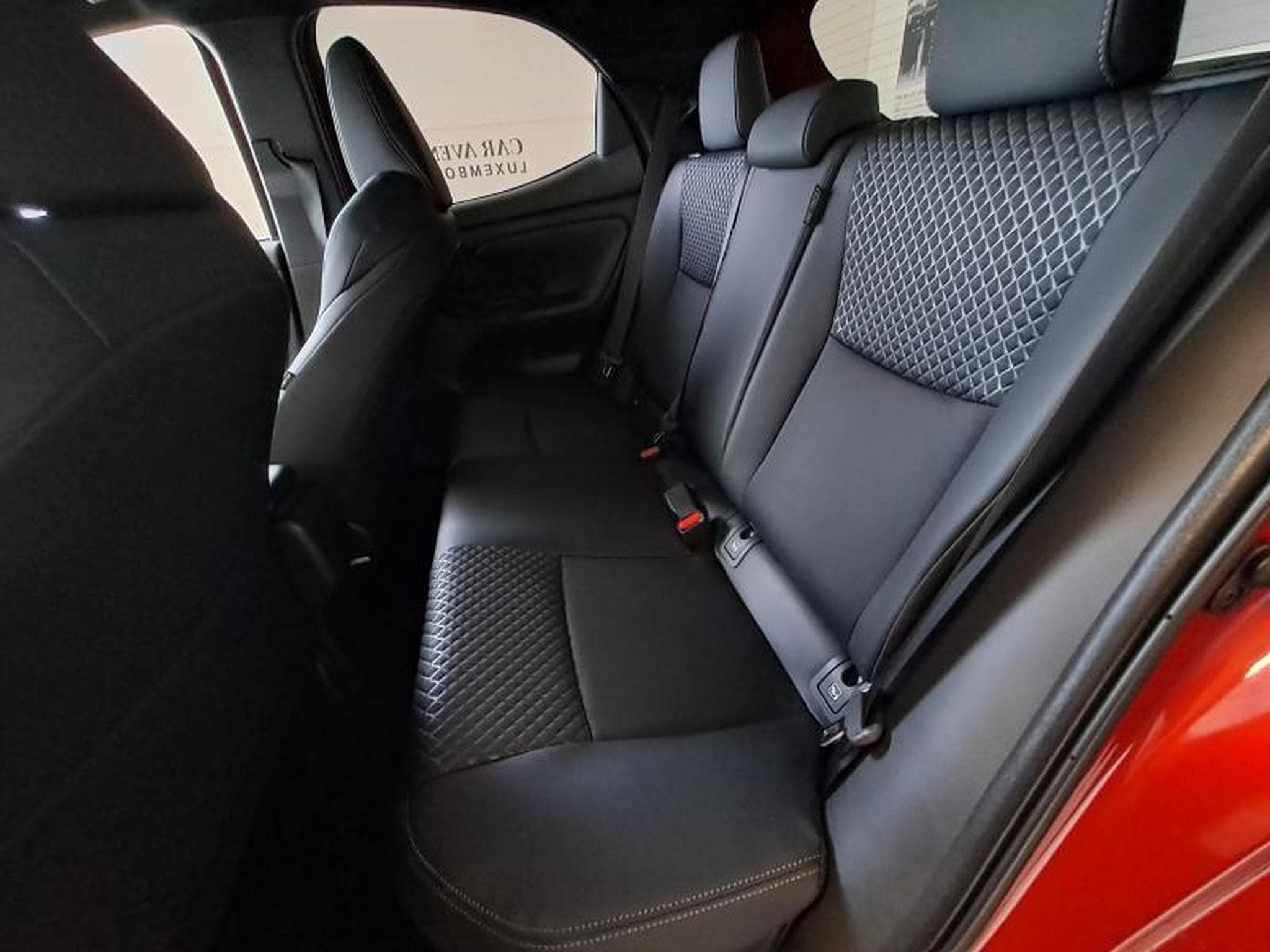 Toyota Yaris Style (2024) - Photo 16