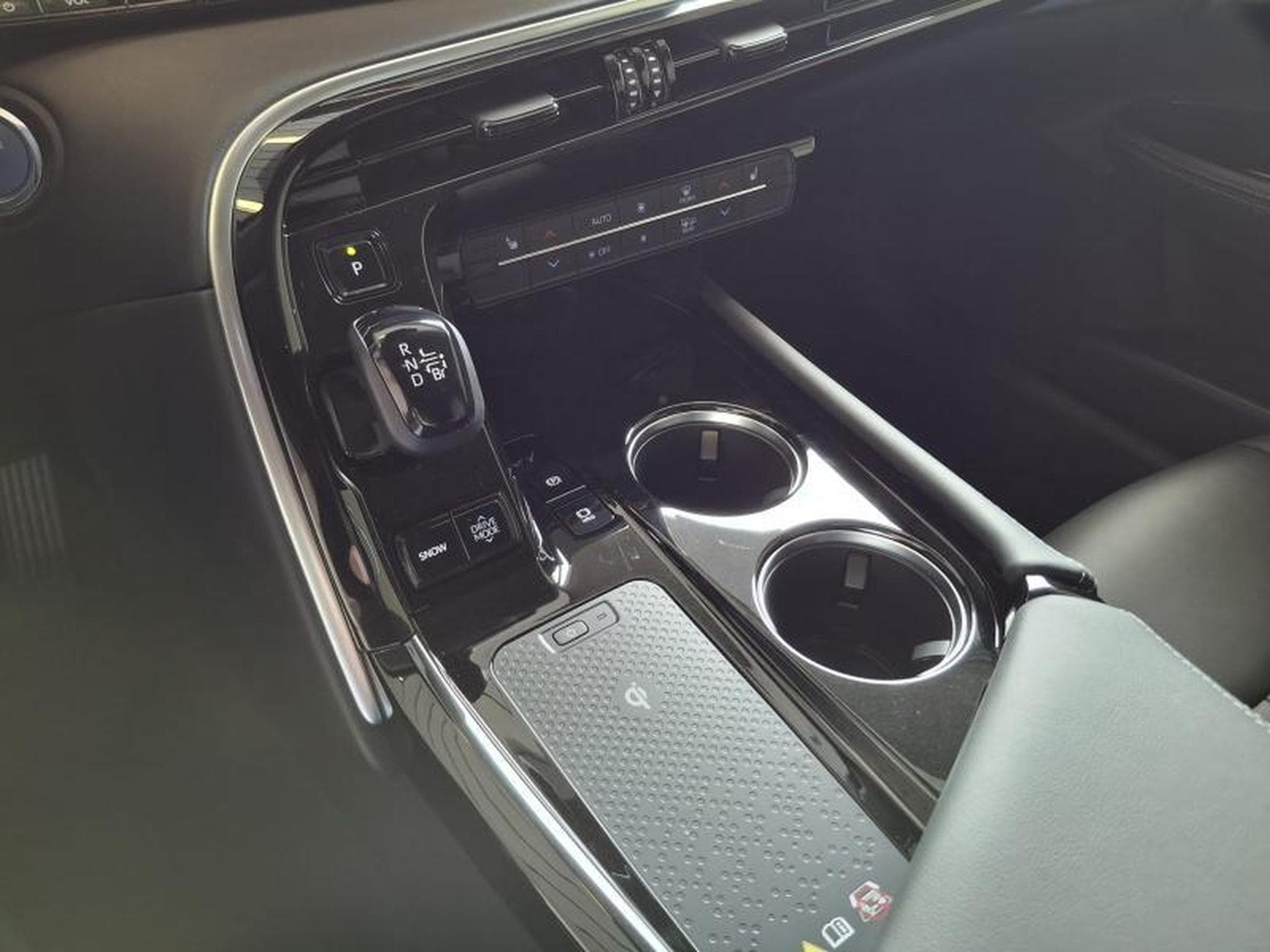 Toyota Mirai PREMIUM (2025) - Photo 13