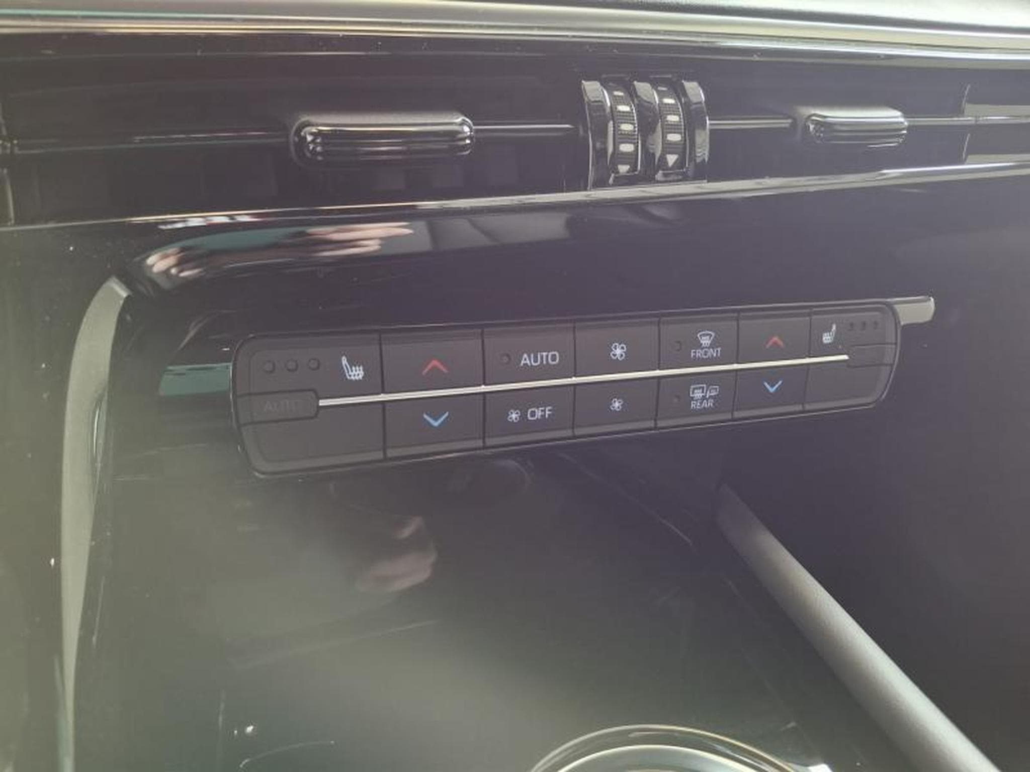 Toyota Mirai PREMIUM (2025) - Photo 18