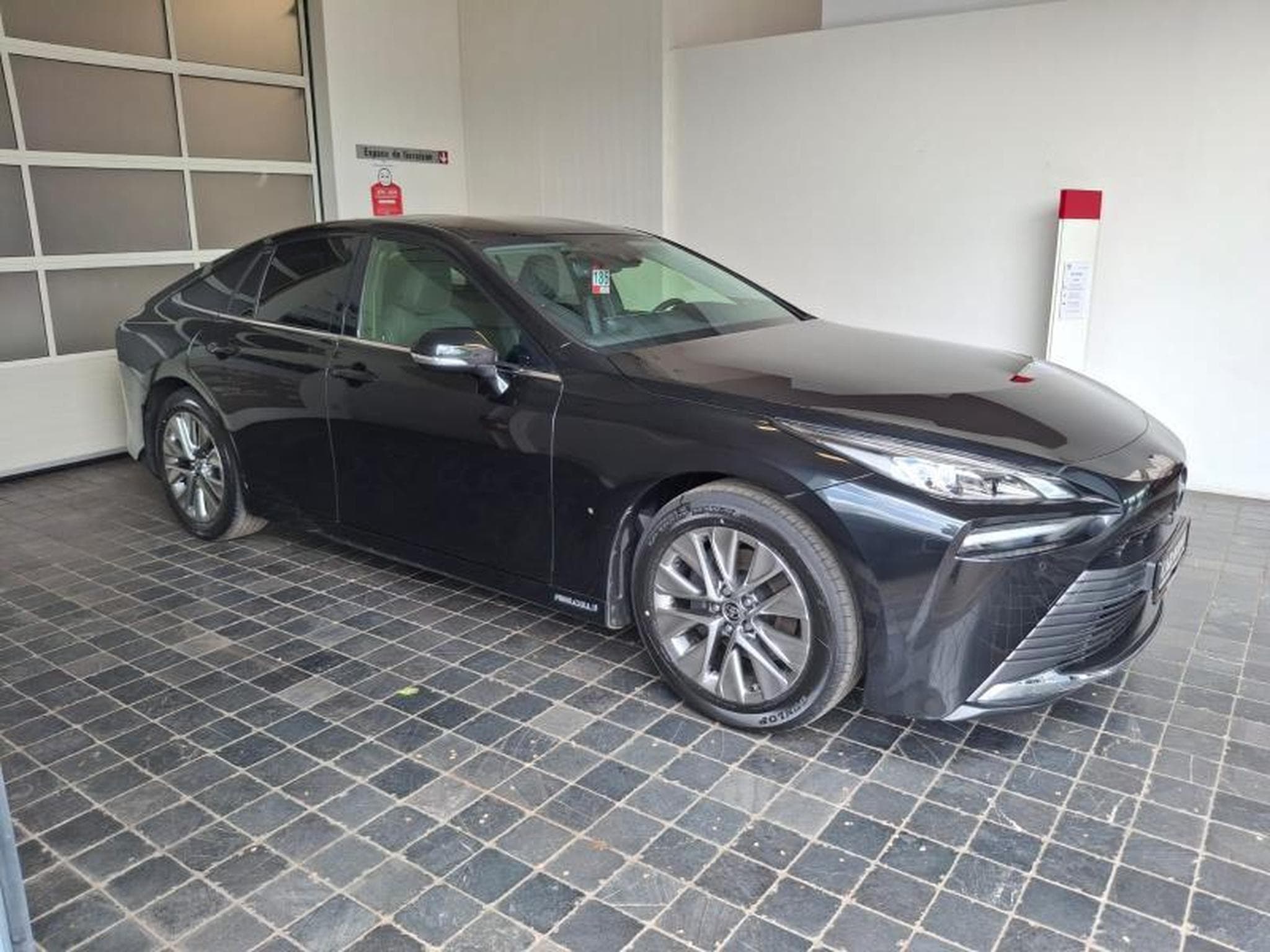 Toyota Mirai PREMIUM (2025) - Photo 4