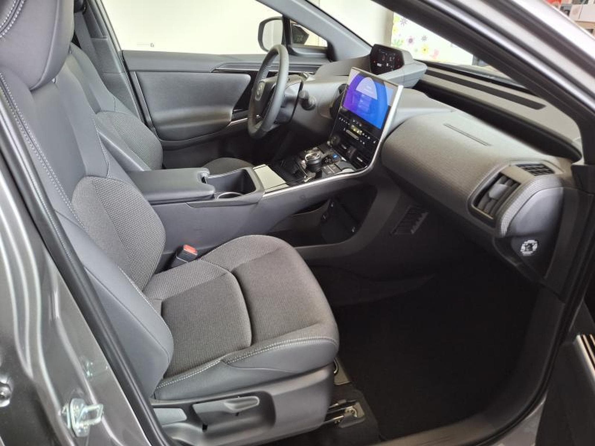 Toyota bZ4X Business Plus 2WD (2025) - Photo 13