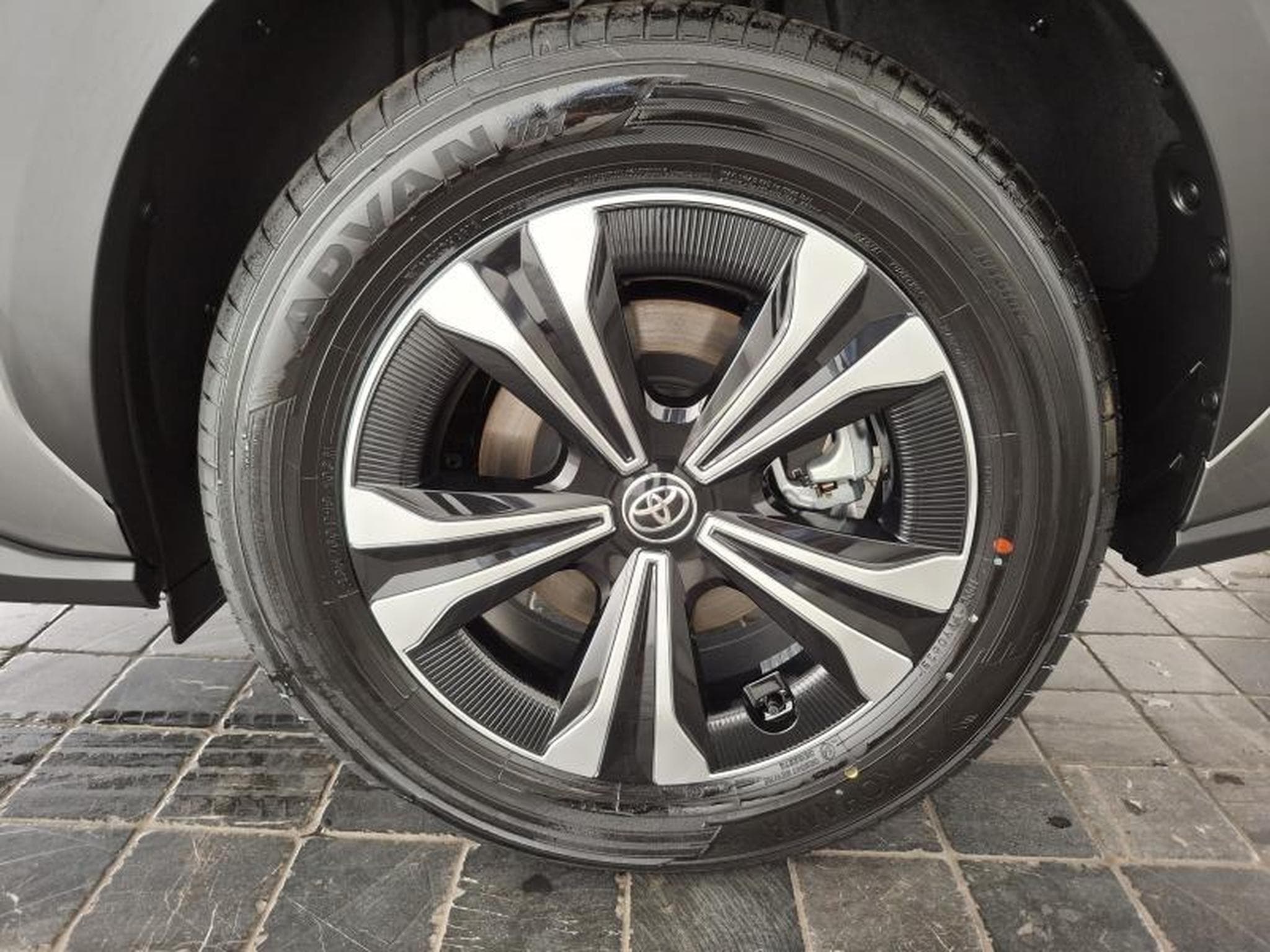 Toyota bZ4X Business Plus 2WD (2025) - Photo 7
