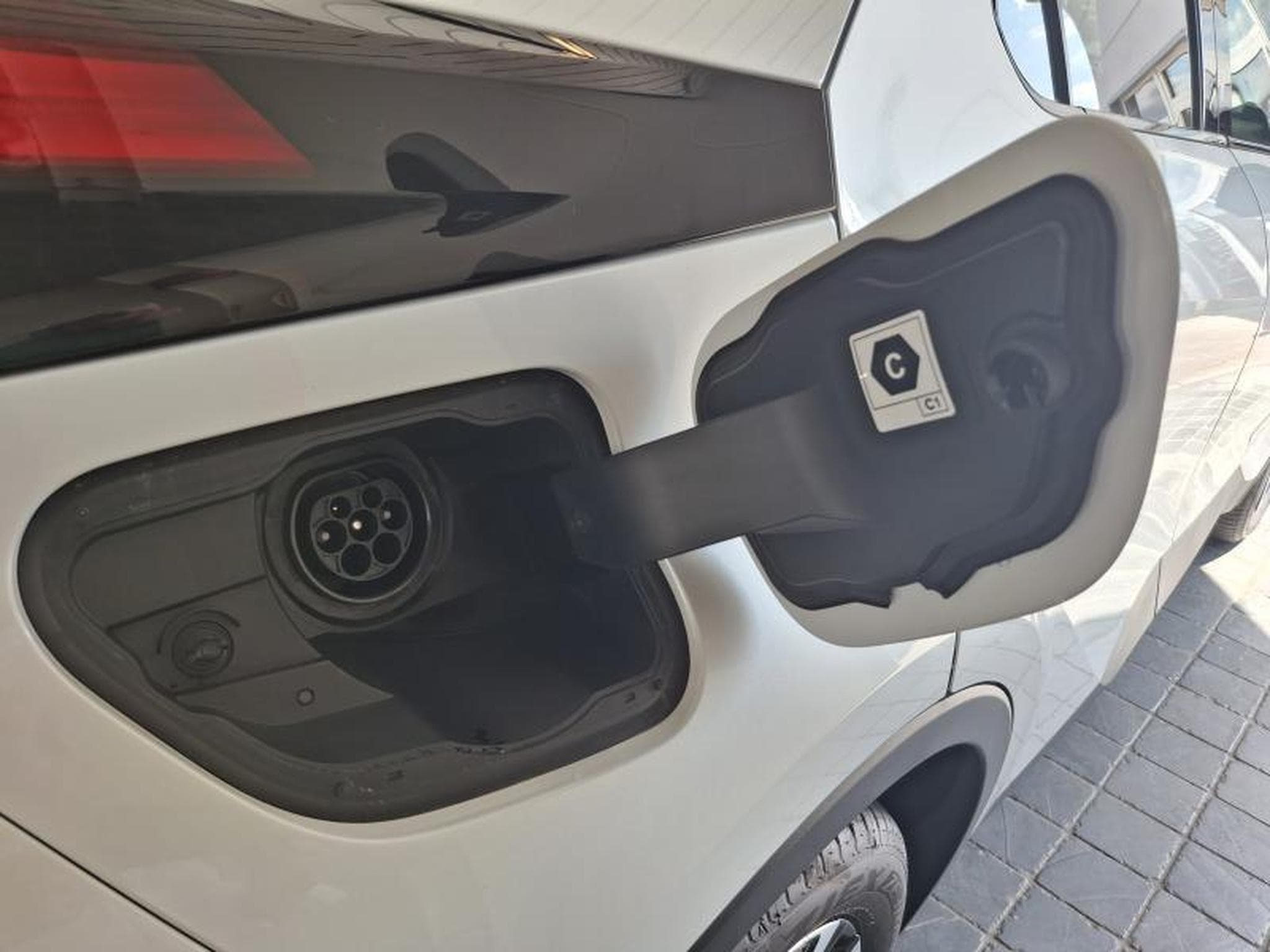 Toyota C-HR Elite PHEV (2025) - Photo 16