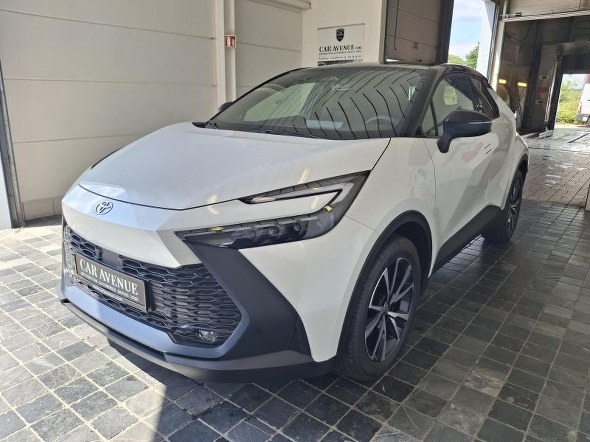 Toyota C-HR Elite PHEV (2025) - Photo 17