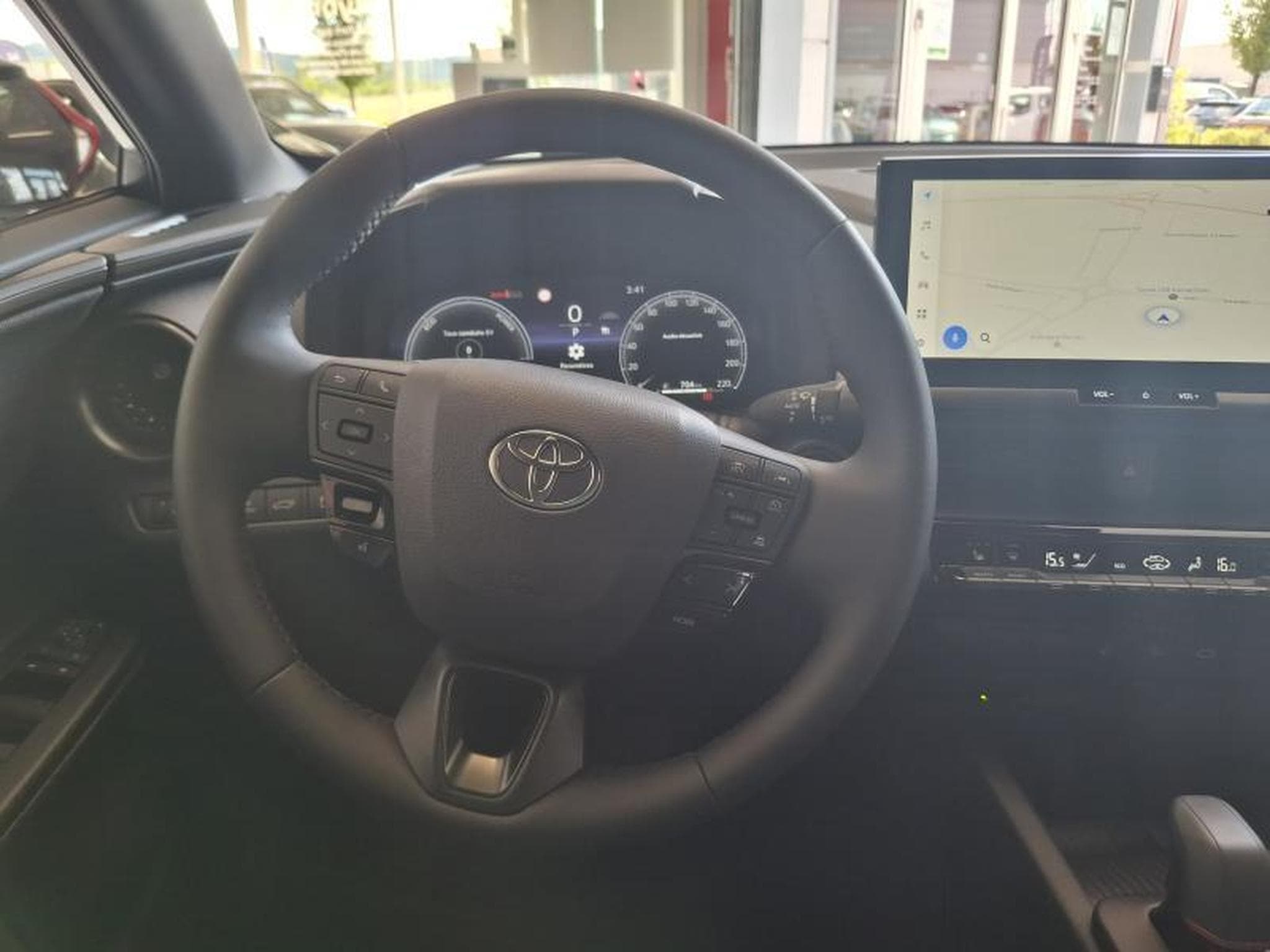 Toyota C-HR Elite PHEV (2025) - Photo 8