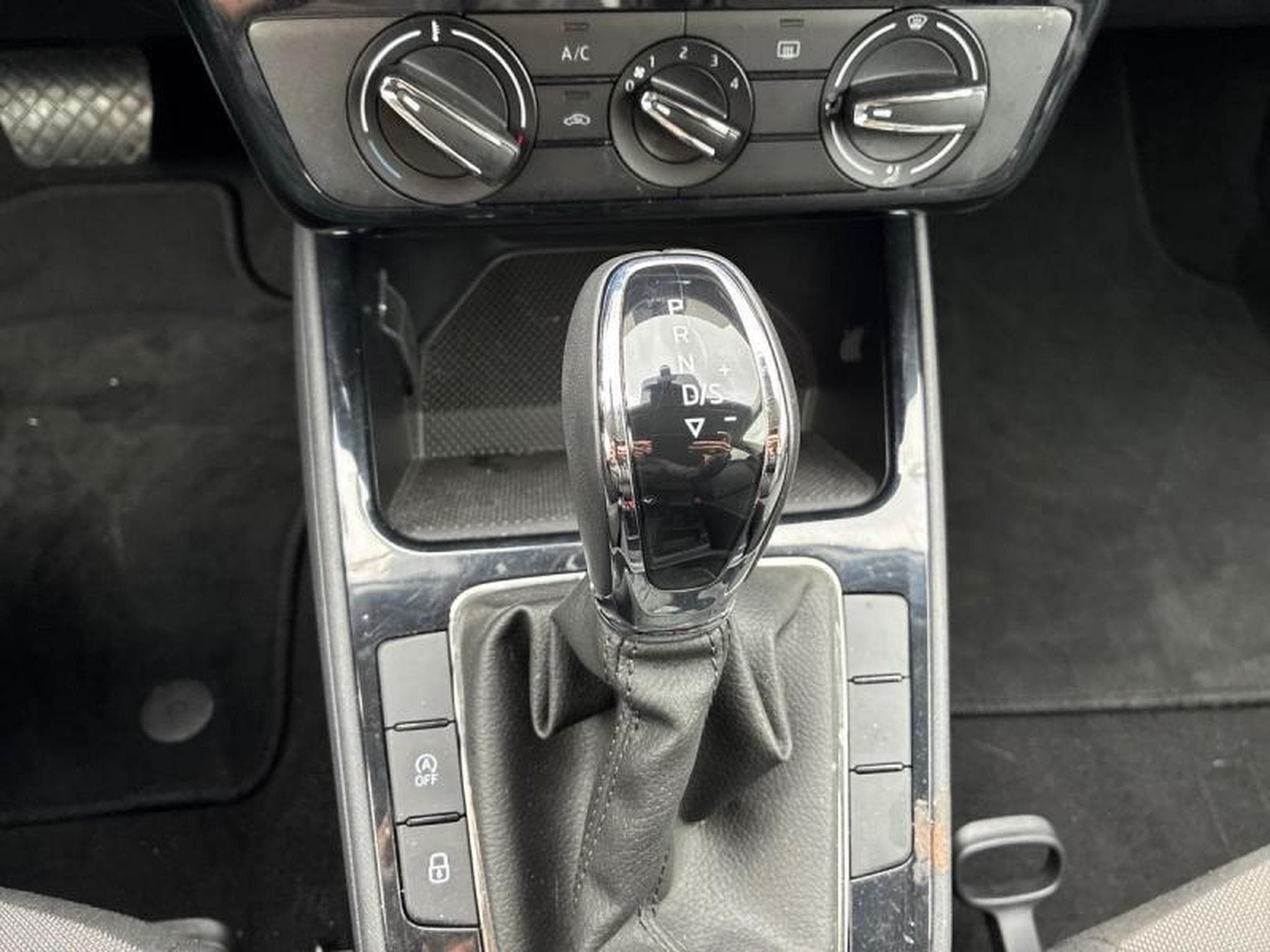 Skoda Fabia Selection (2025) - Photo 17