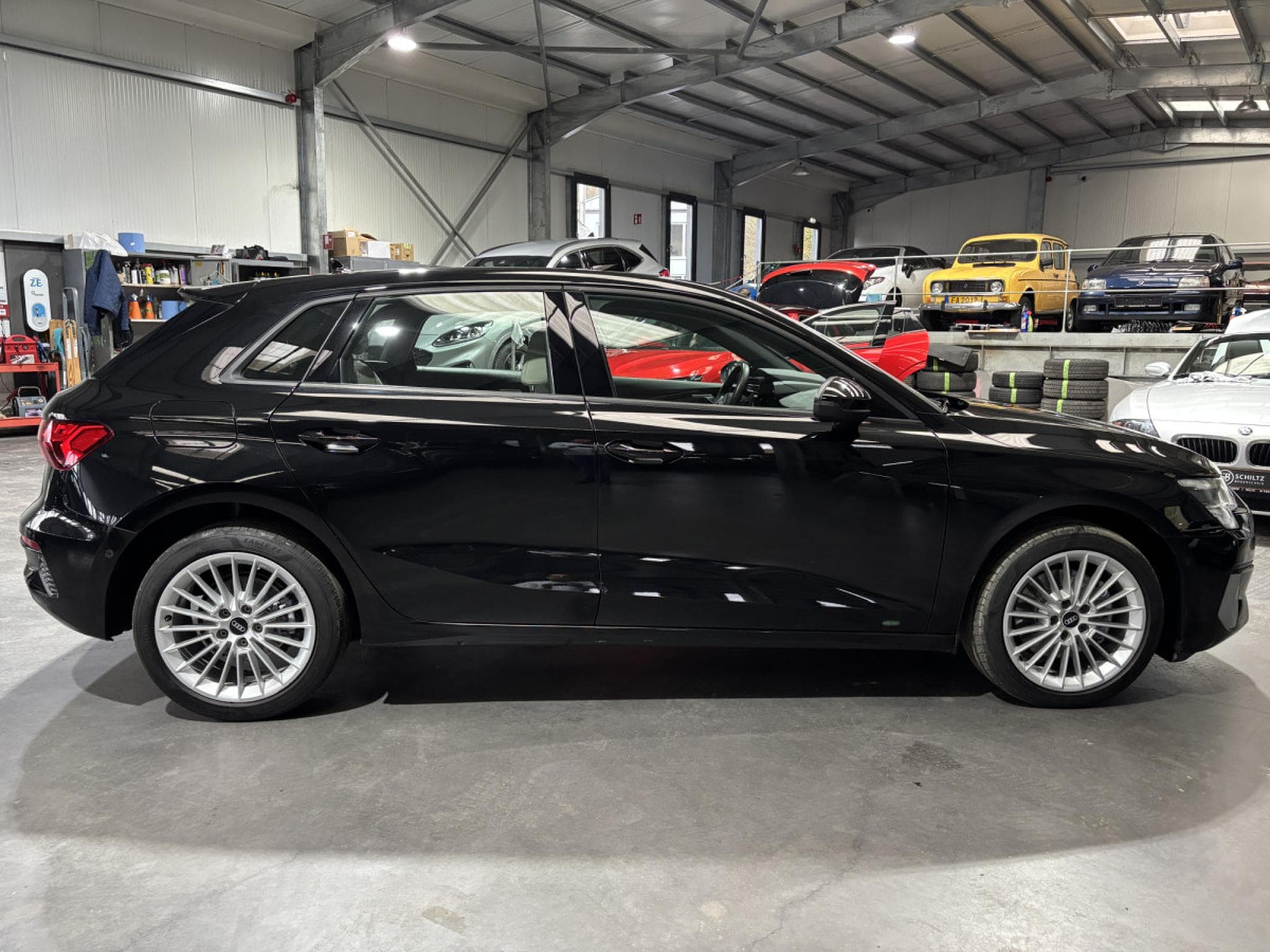 Audi A3 2.0 TDI 200ch SportBack QUATTRO (2021) - Photo 2