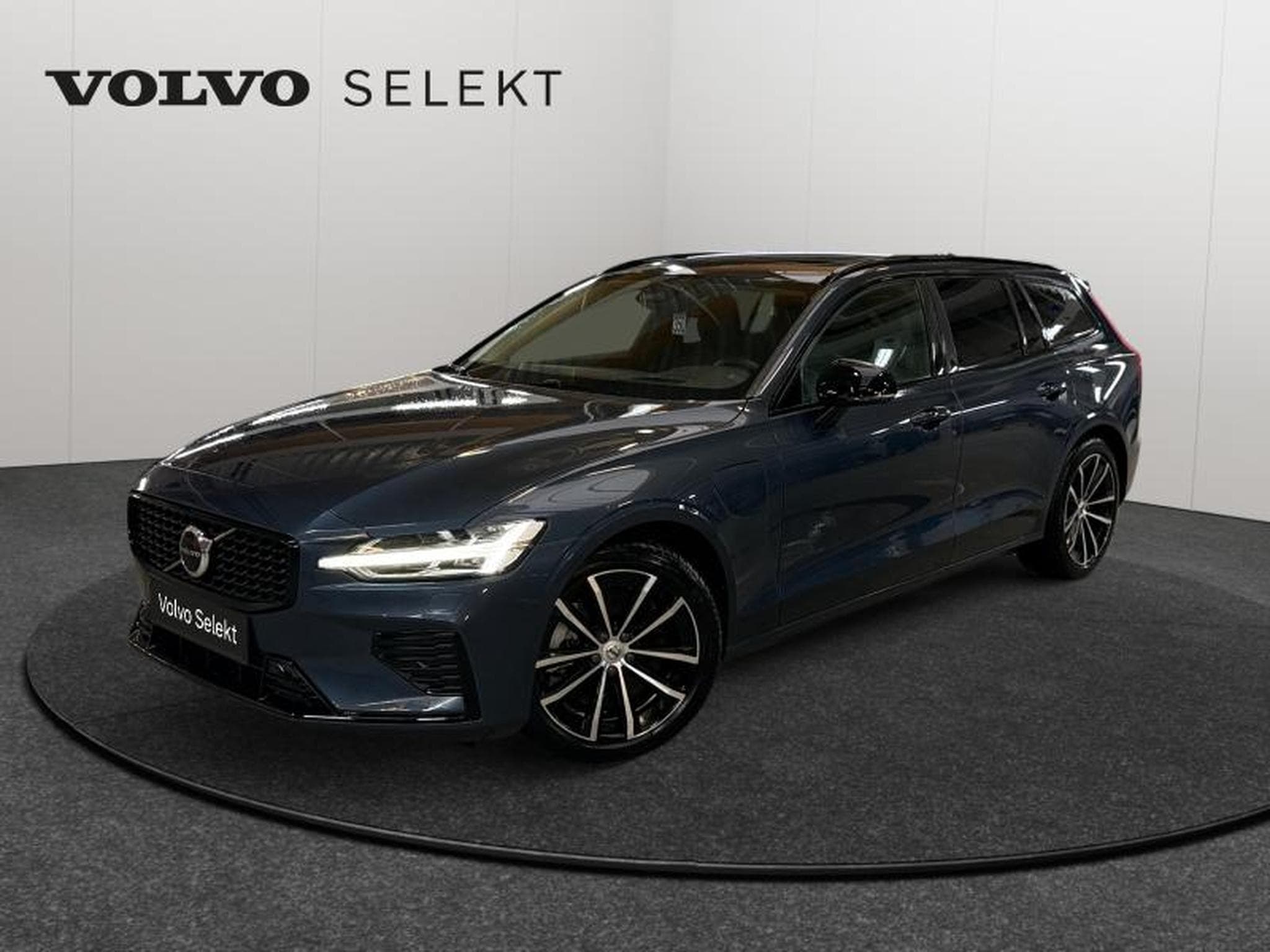 Volvo V60 T6 Ultra Dark / Hybride (2024) - Photo 1