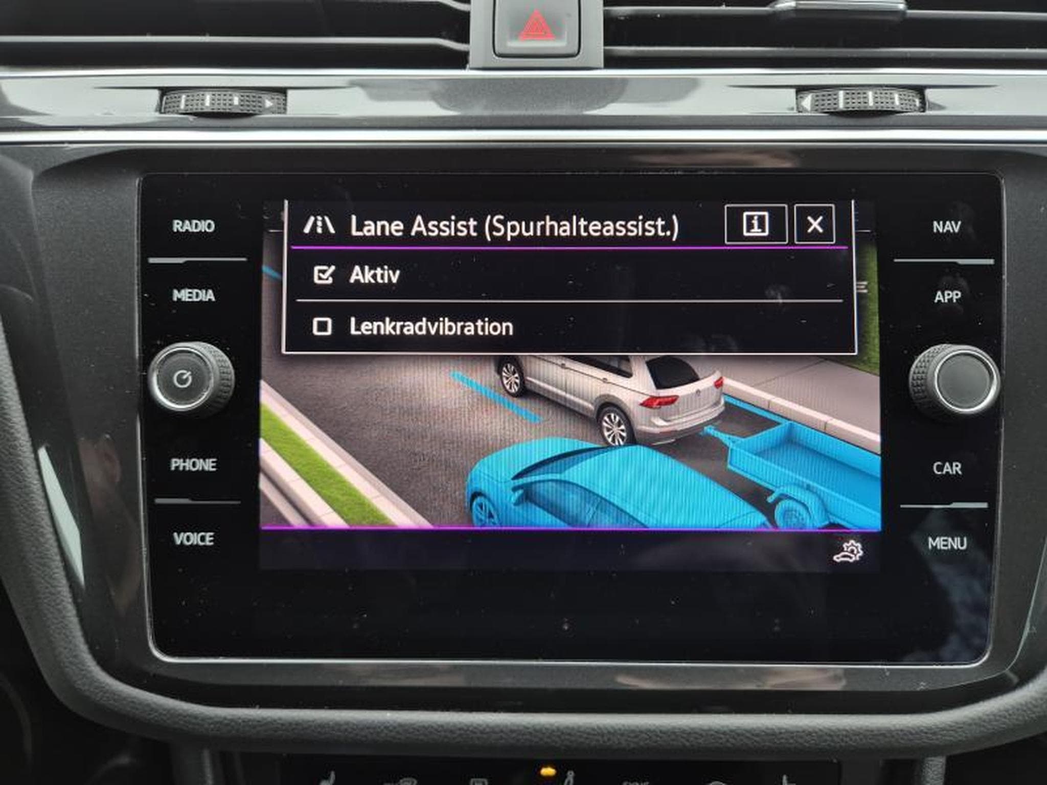 VW Tiguan R-Line Urban Sport (2022) - Photo 12