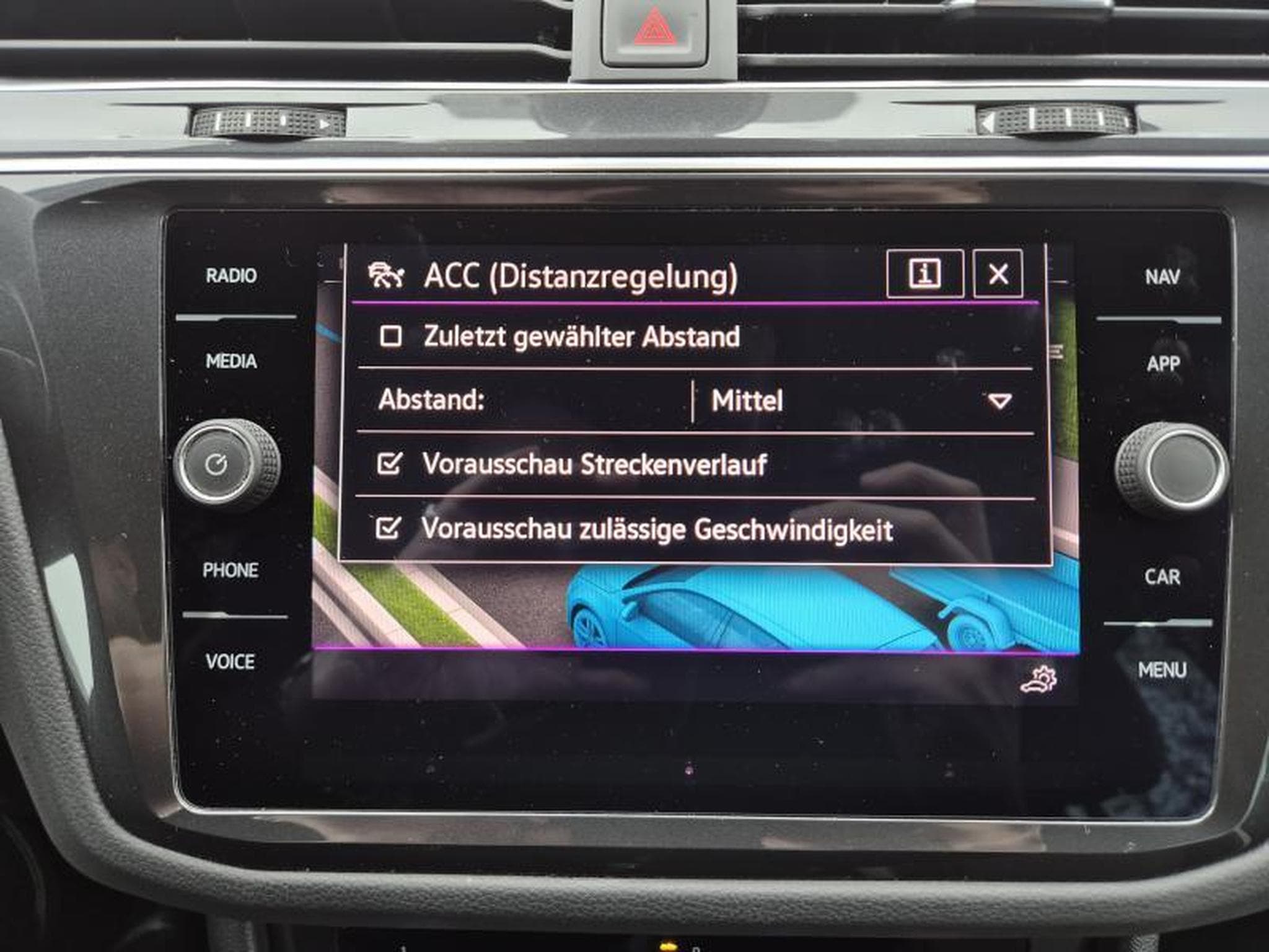 VW Tiguan R-Line Urban Sport (2022) - Photo 13