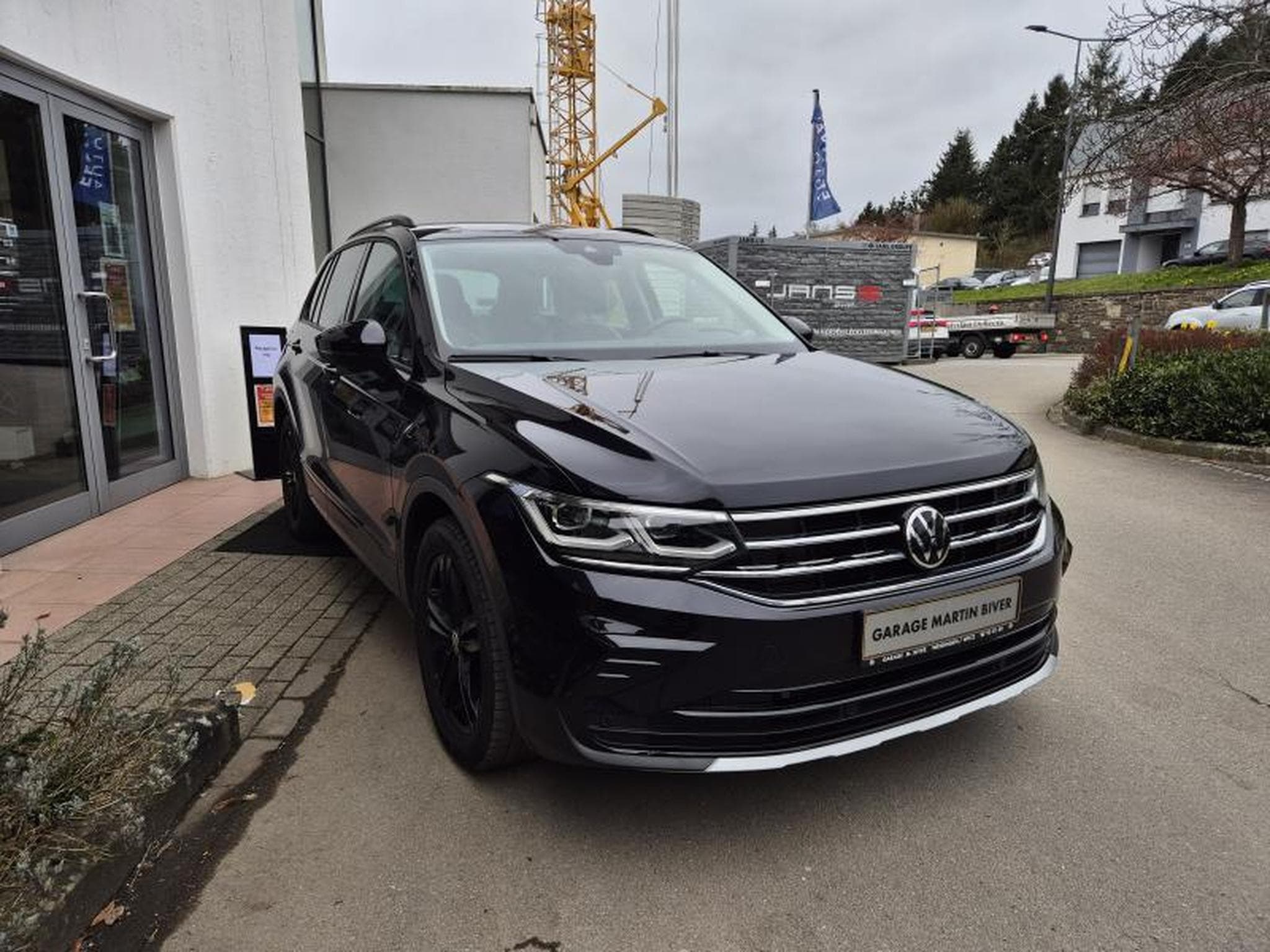 VW Tiguan R-Line Urban Sport (2022) - Photo 2