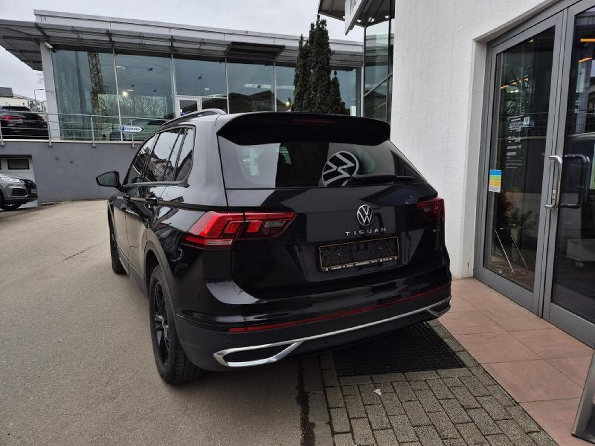 VW Tiguan R-Line Urban Sport (2022) - Photo 4