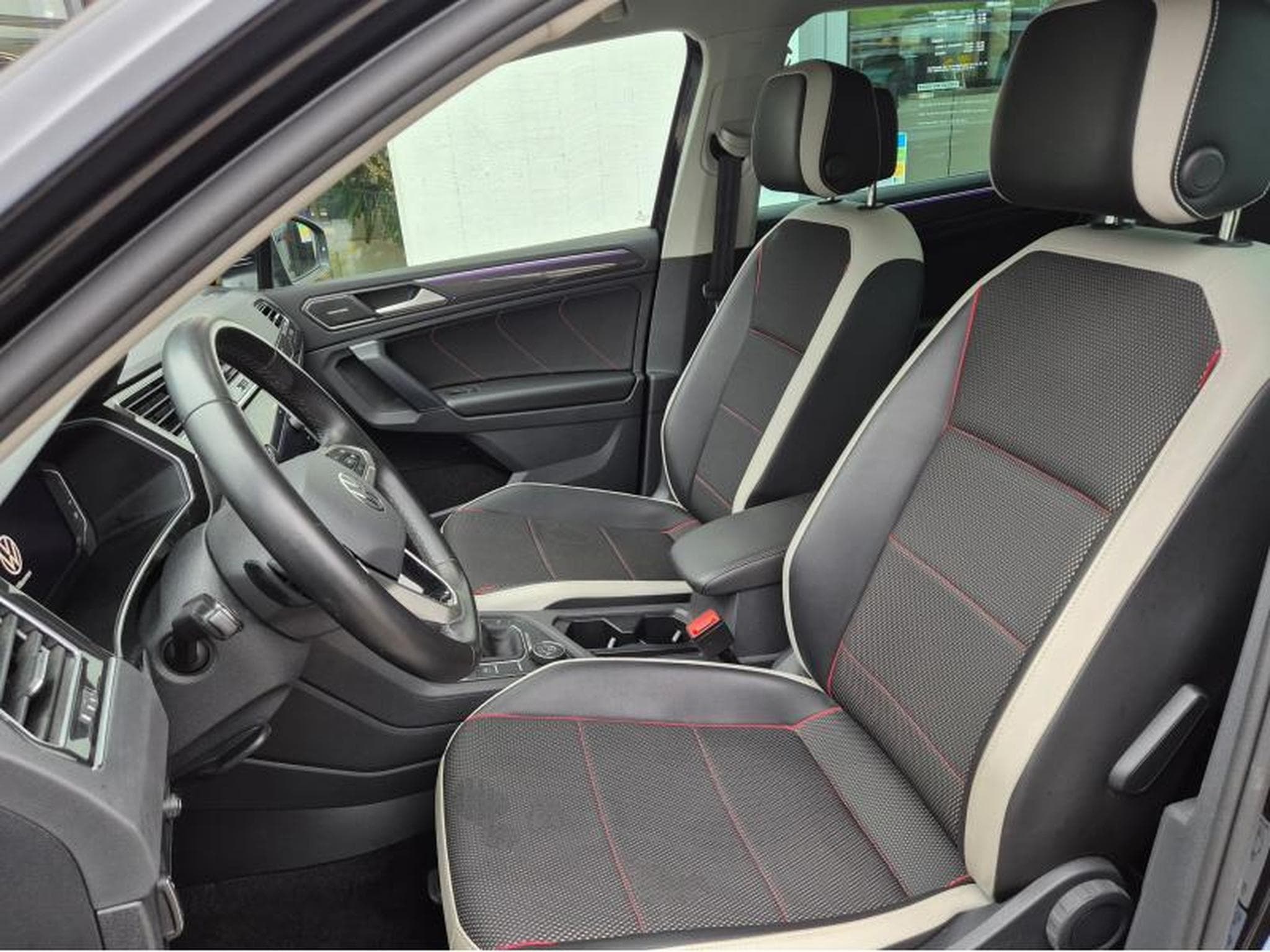 VW Tiguan R-Line Urban Sport (2022) - Photo 5