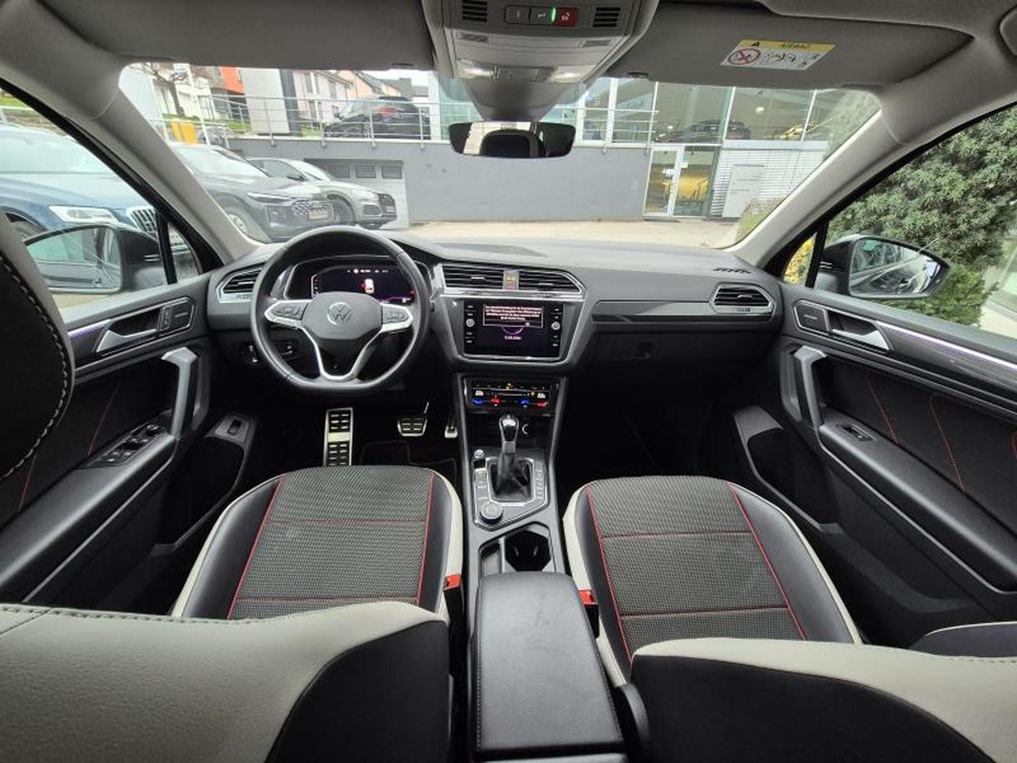 VW Tiguan R-Line Urban Sport (2022) - Photo 6