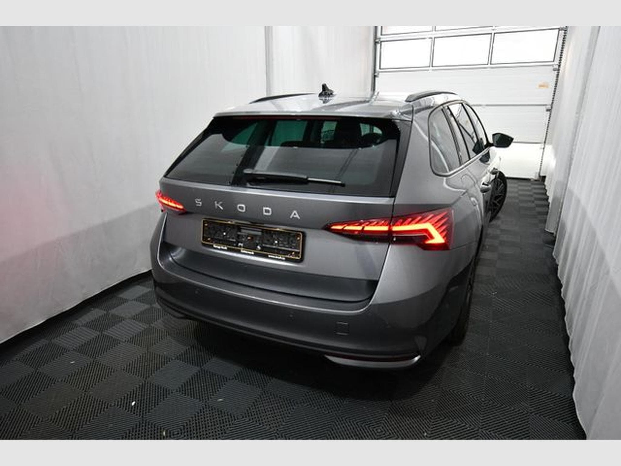 Skoda Octavia Octavia Combi 1.5 TSI Selection, Navi, Park A., (2025) - Photo 4
