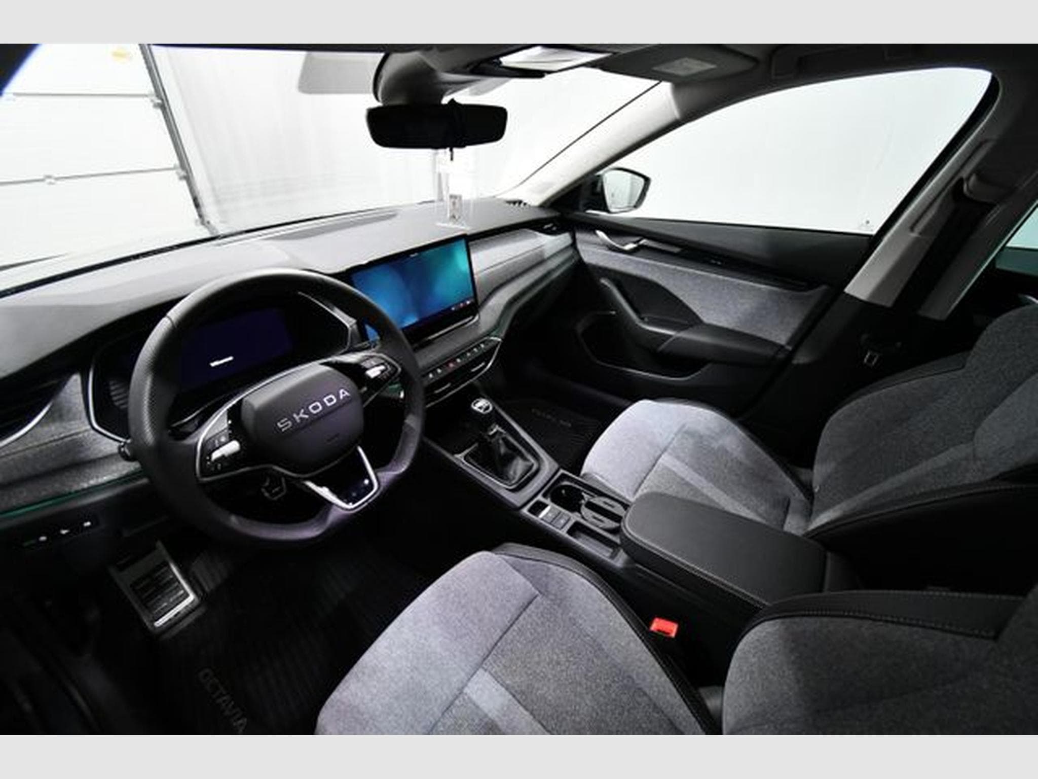Skoda Octavia Octavia Combi 1.5 TSI Selection, Navi, Park A., (2025) - Photo 6