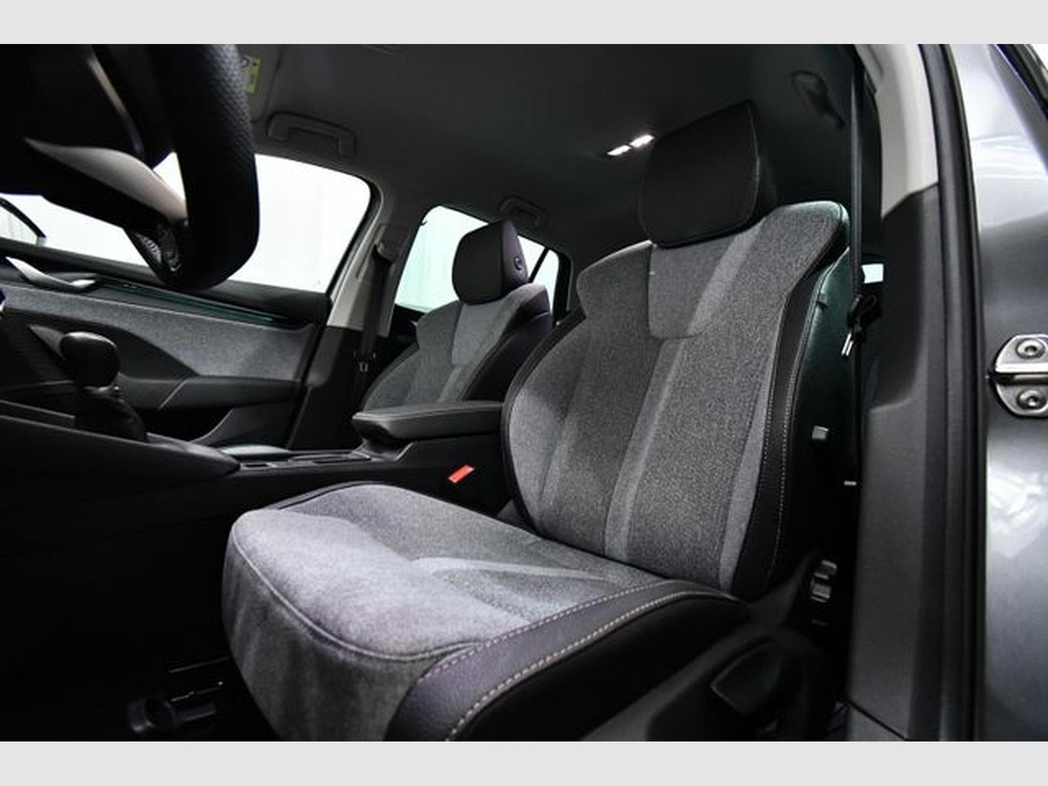 Skoda Octavia Octavia Combi 1.5 TSI Selection, Navi, Park A., (2025) - Photo 7