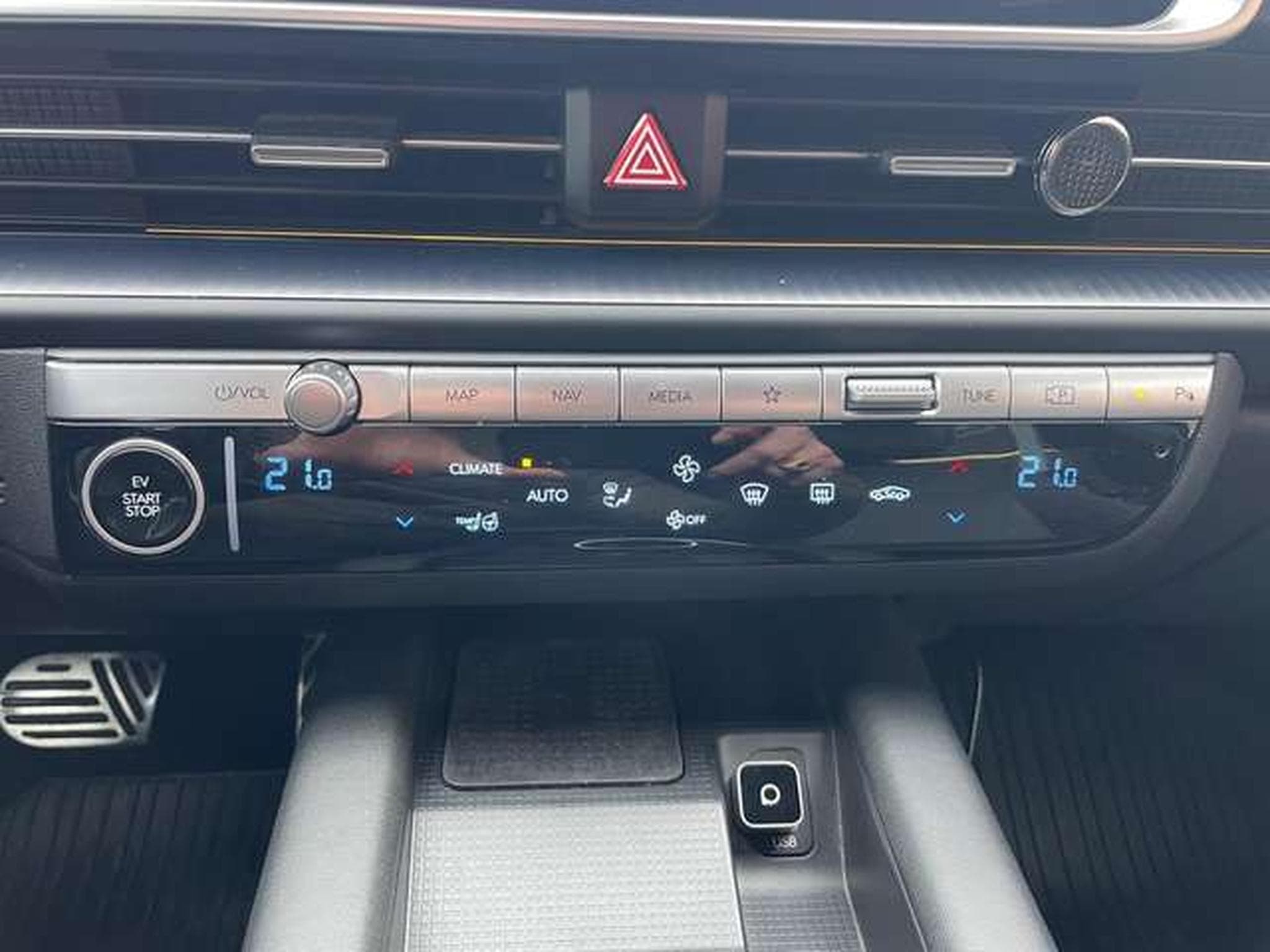 Hyundai IONIQ 6 IONIQ 6 - 56 kWh business plus (2024) - Photo 17