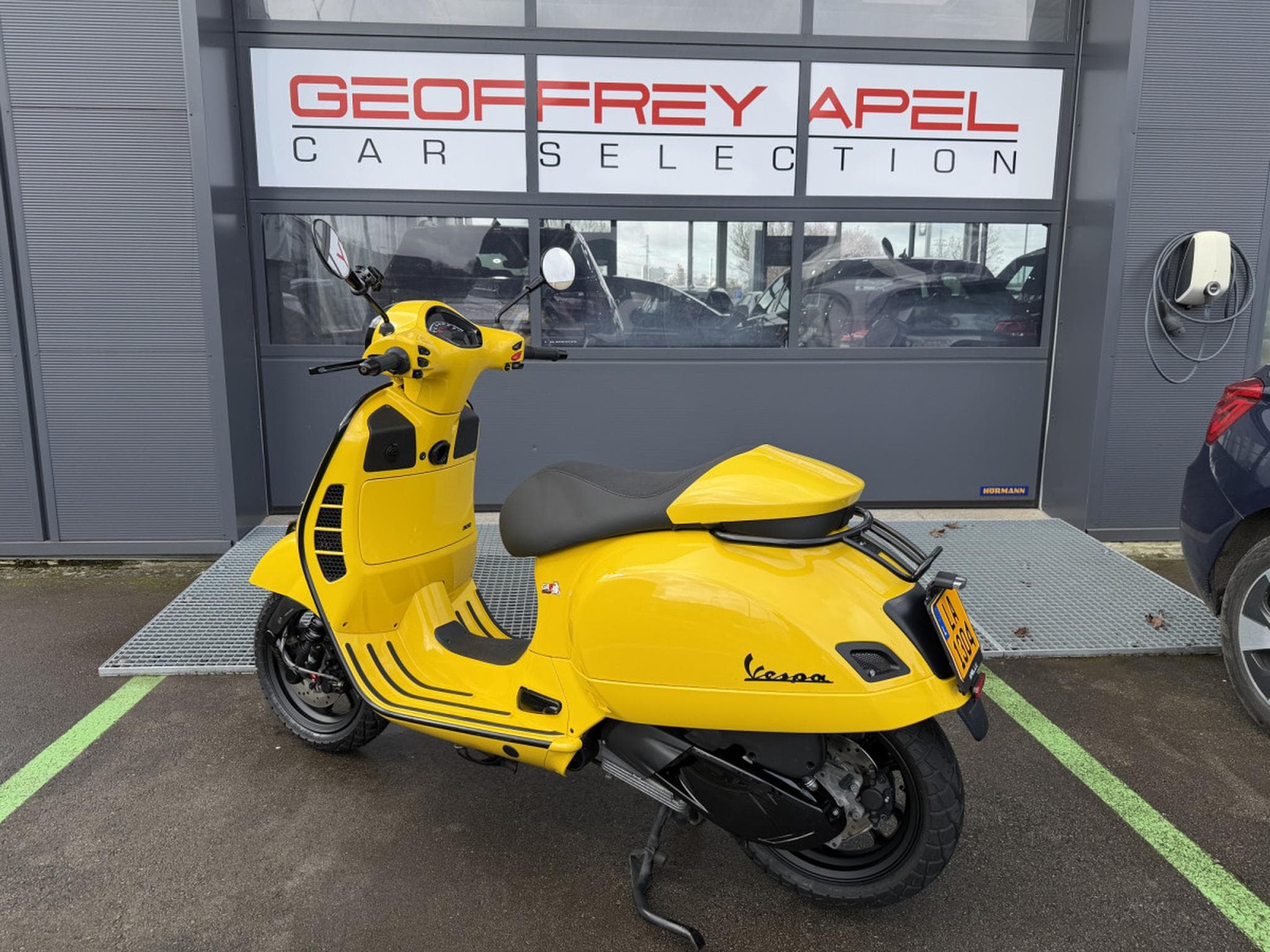 Vespa GTS 300 (2021) - Photo 10