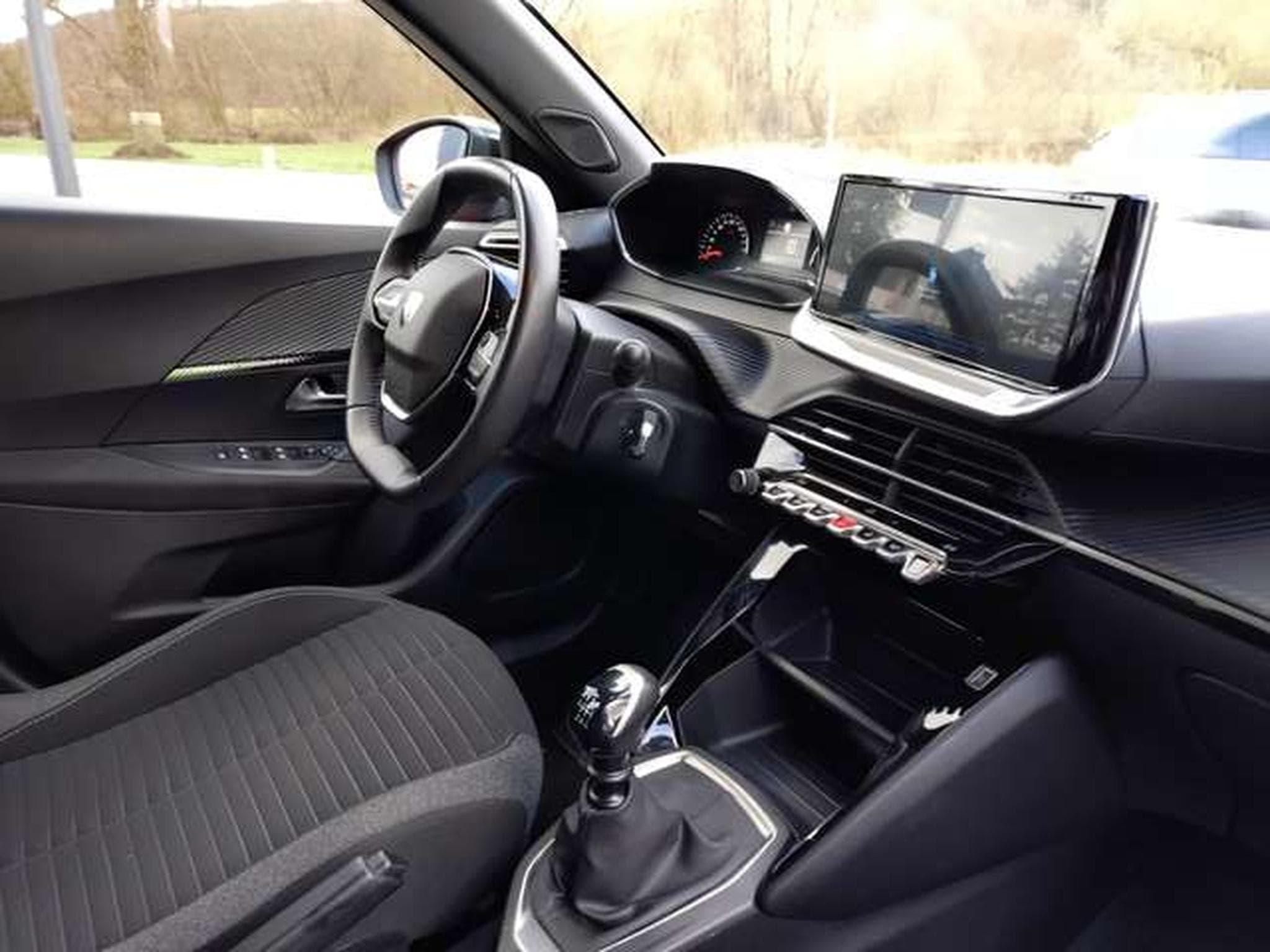 Peugeot 2008 Active-Pack (2023) - Photo 6