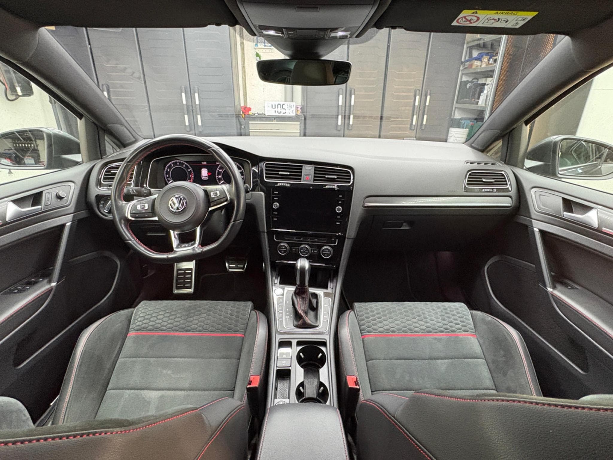 VW Golf GTI PERFORMANCE 2.0 TSI 180 KW DSG (2019) - Photo 8