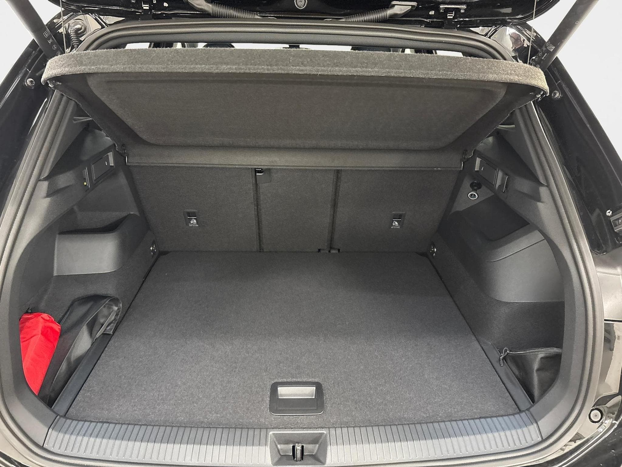 VW Tiguan R-Line Edition 2.0 (2025) - Photo 9