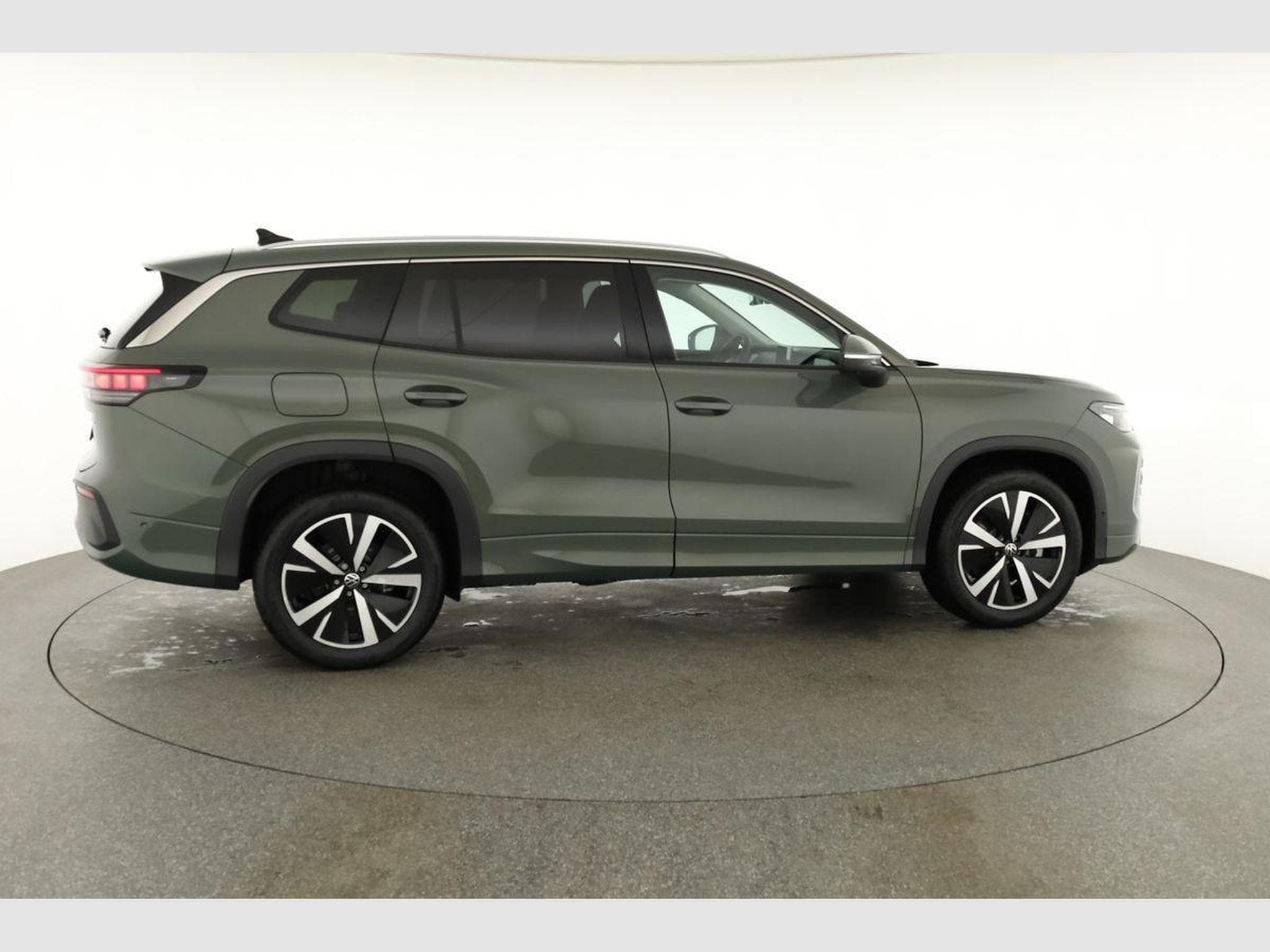 VW Tayron 1.5 TSI eHybrid 150 kW Life (2025) - Photo 23