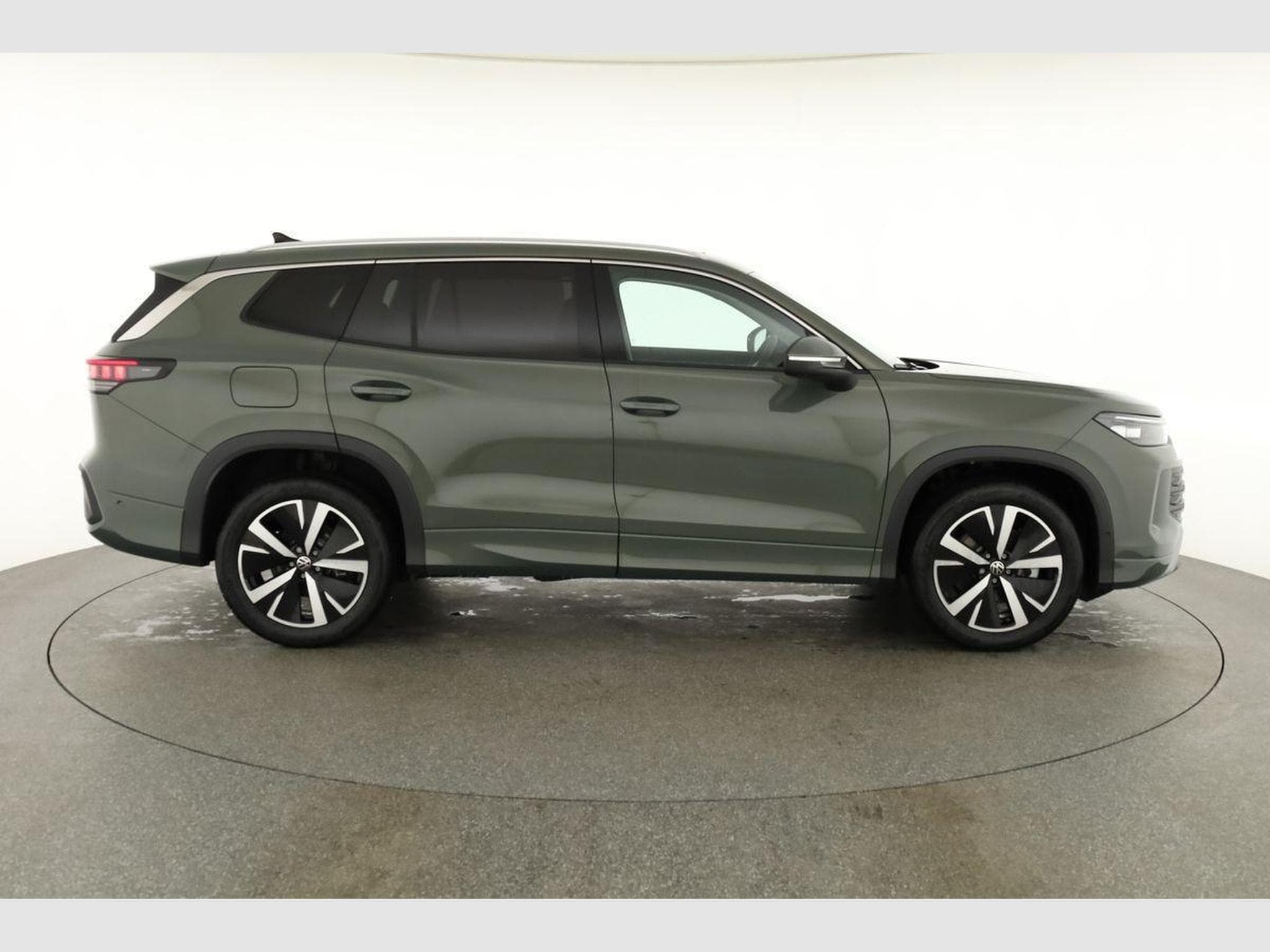 VW Tayron 1.5 TSI eHybrid 150 kW Life (2025) - Photo 24