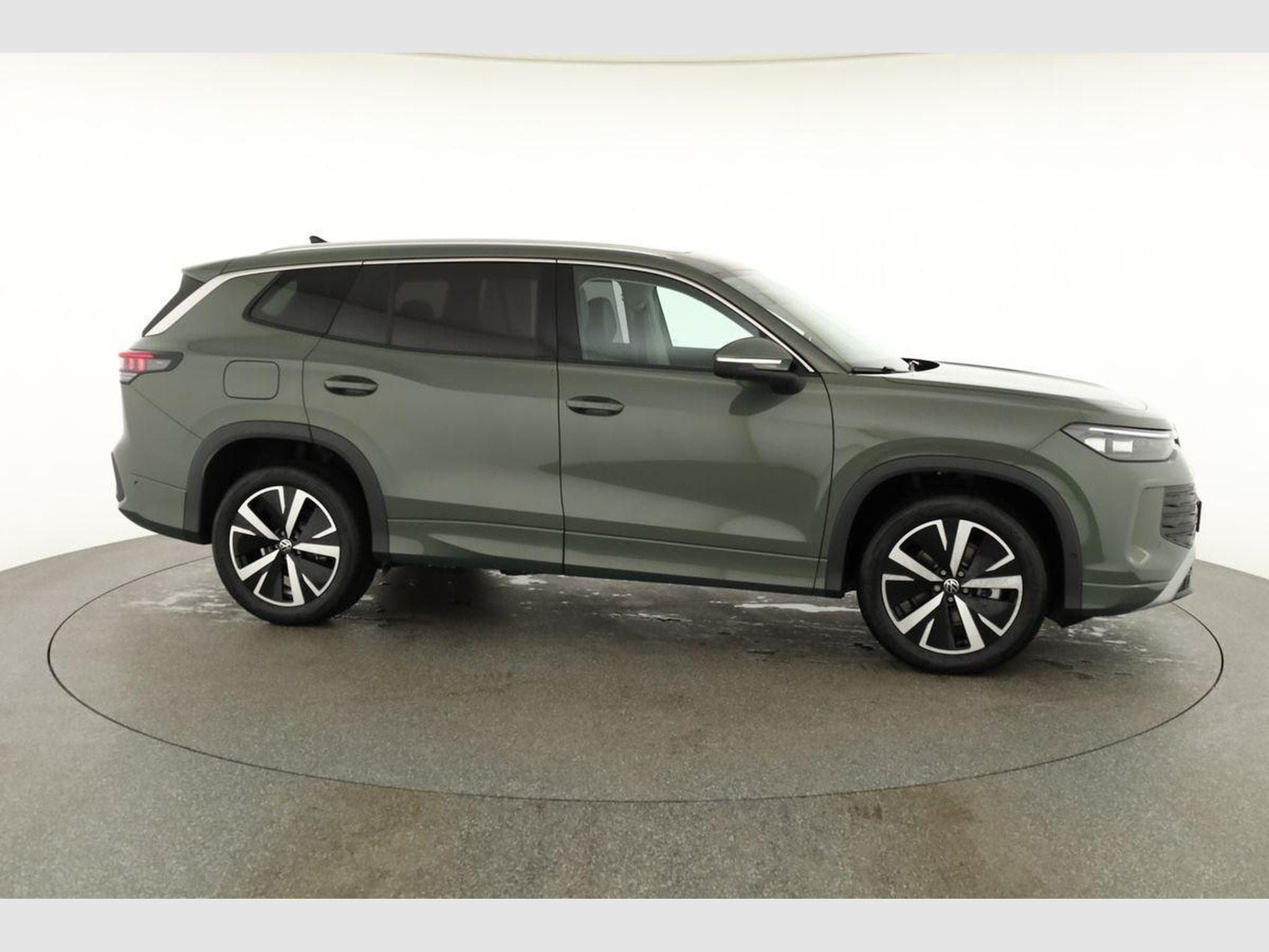 VW Tayron 1.5 TSI eHybrid 150 kW Life (2025) - Photo 25