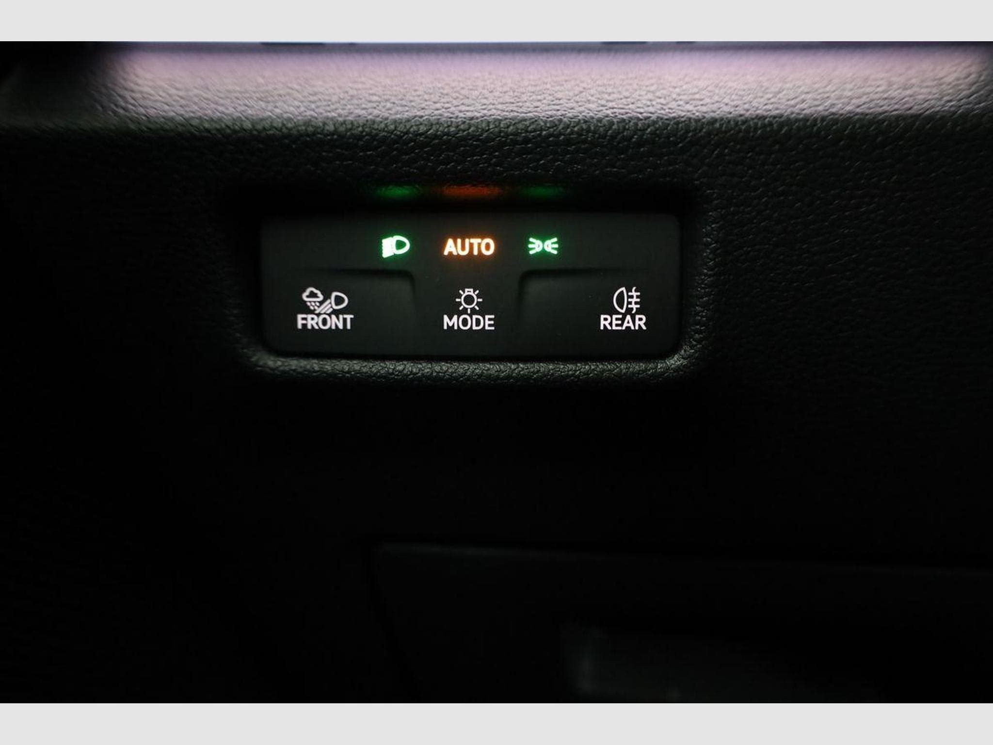VW Tayron 1.5 TSI eHybrid 150 kW Life (2025) - Photo 8