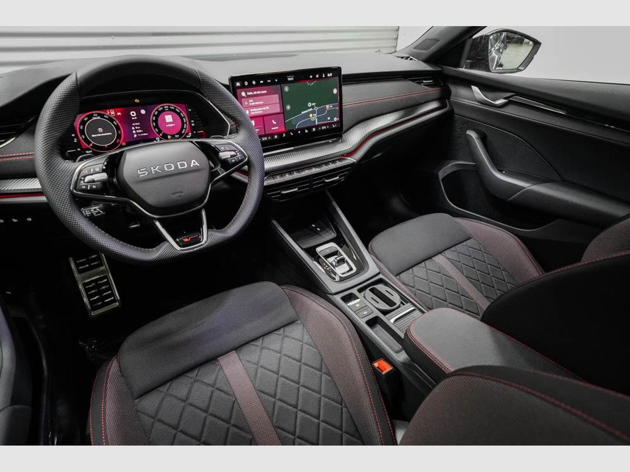 Skoda Octavia Kombi 2,0 TSI (2025) - Photo 6