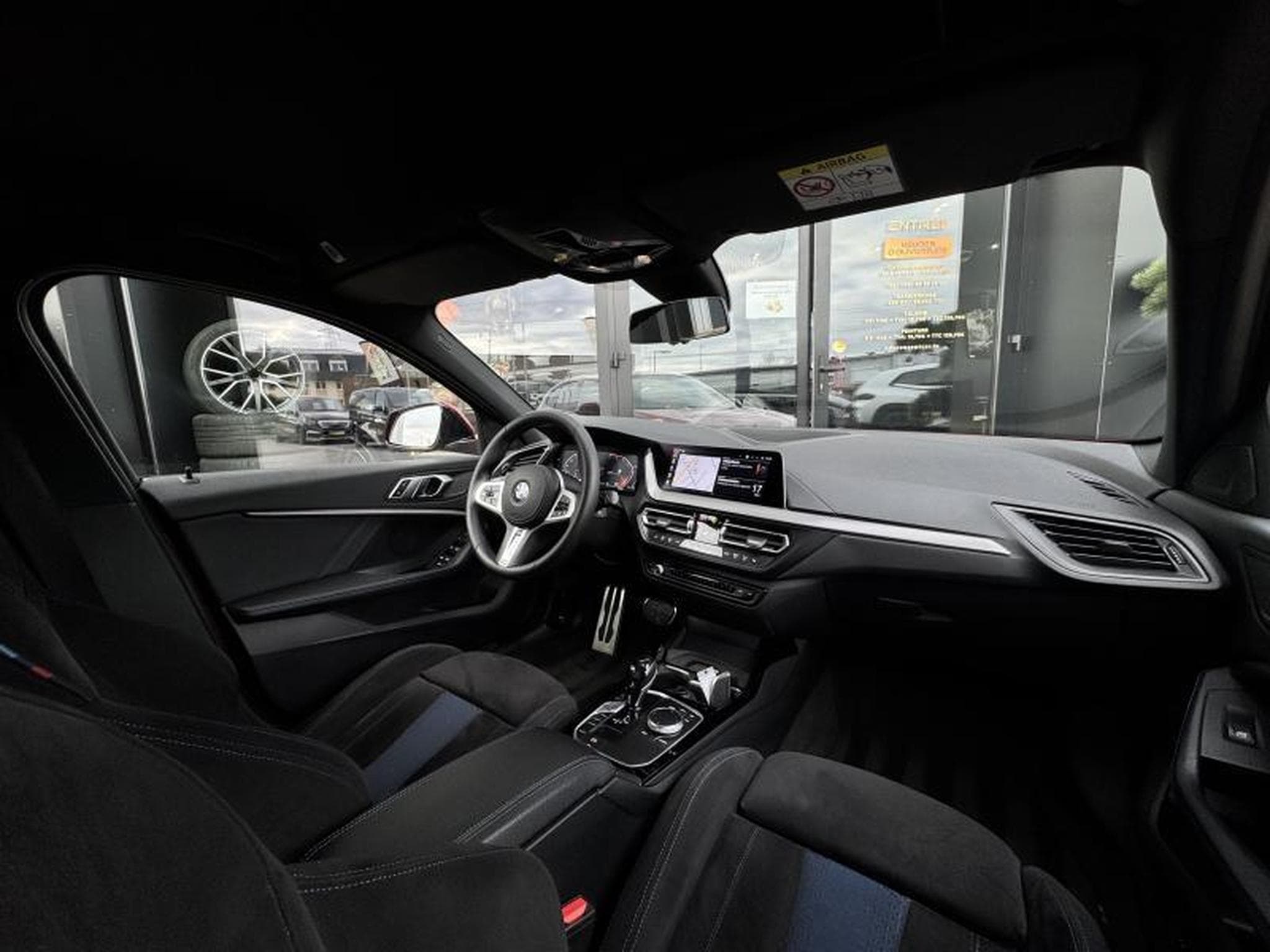 BMW 118 d Pack M/GPS/Camera/Sièges chauffants (2021) - Photo 10
