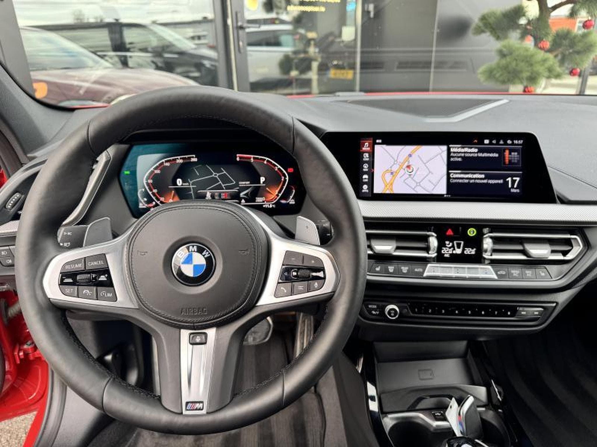 BMW 118 d Pack M/GPS/Camera/Sièges chauffants (2021) - Photo 7