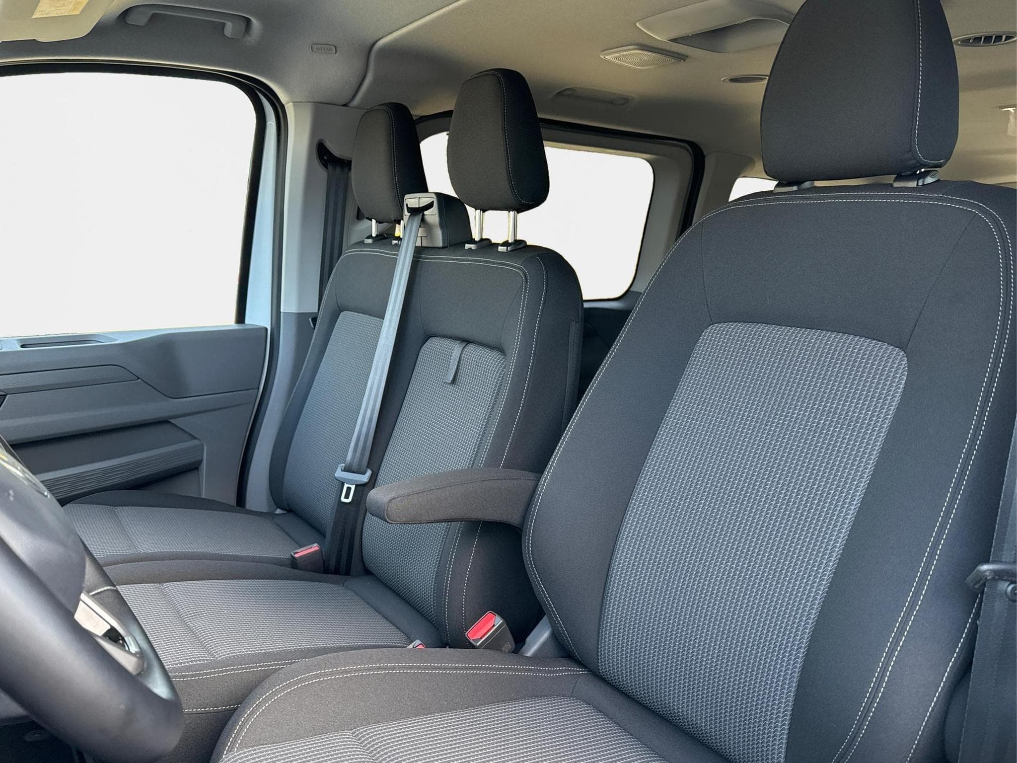VW T7 Basis (2026) - Photo 14