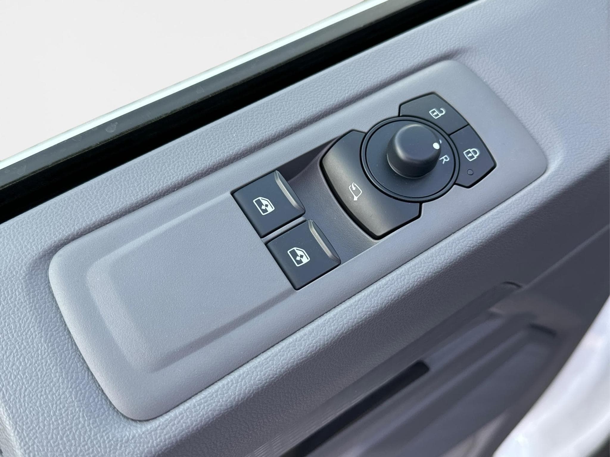 VW T7 Basis (2026) - Photo 21