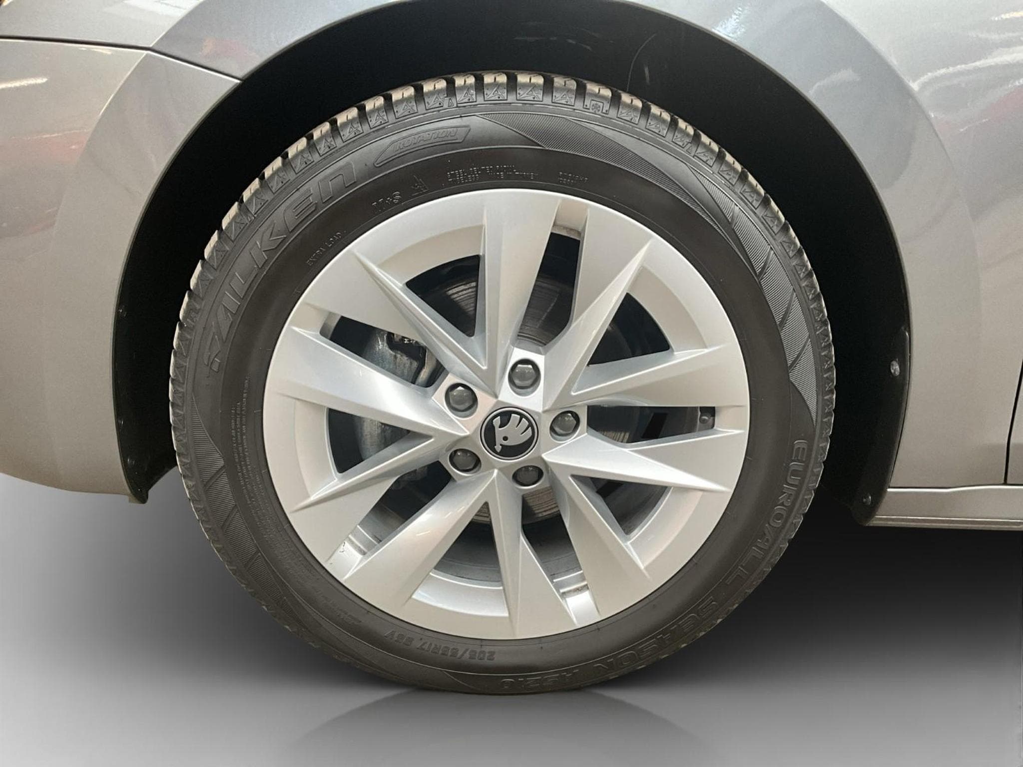 Skoda Octavia Selection+DSG+Led+Navi (2025) - Photo 8