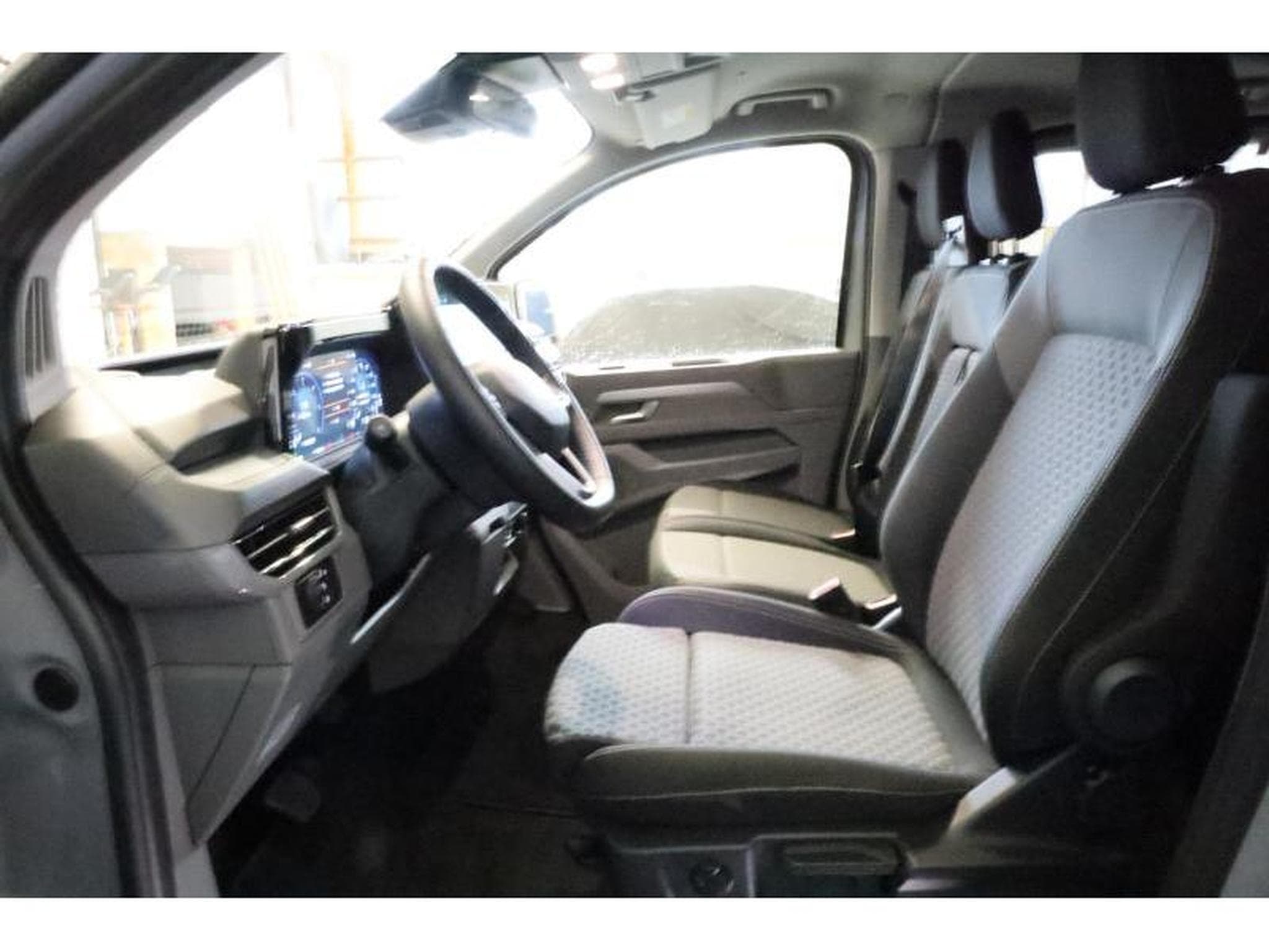 VW T7 Style Court (2025) - Photo 8