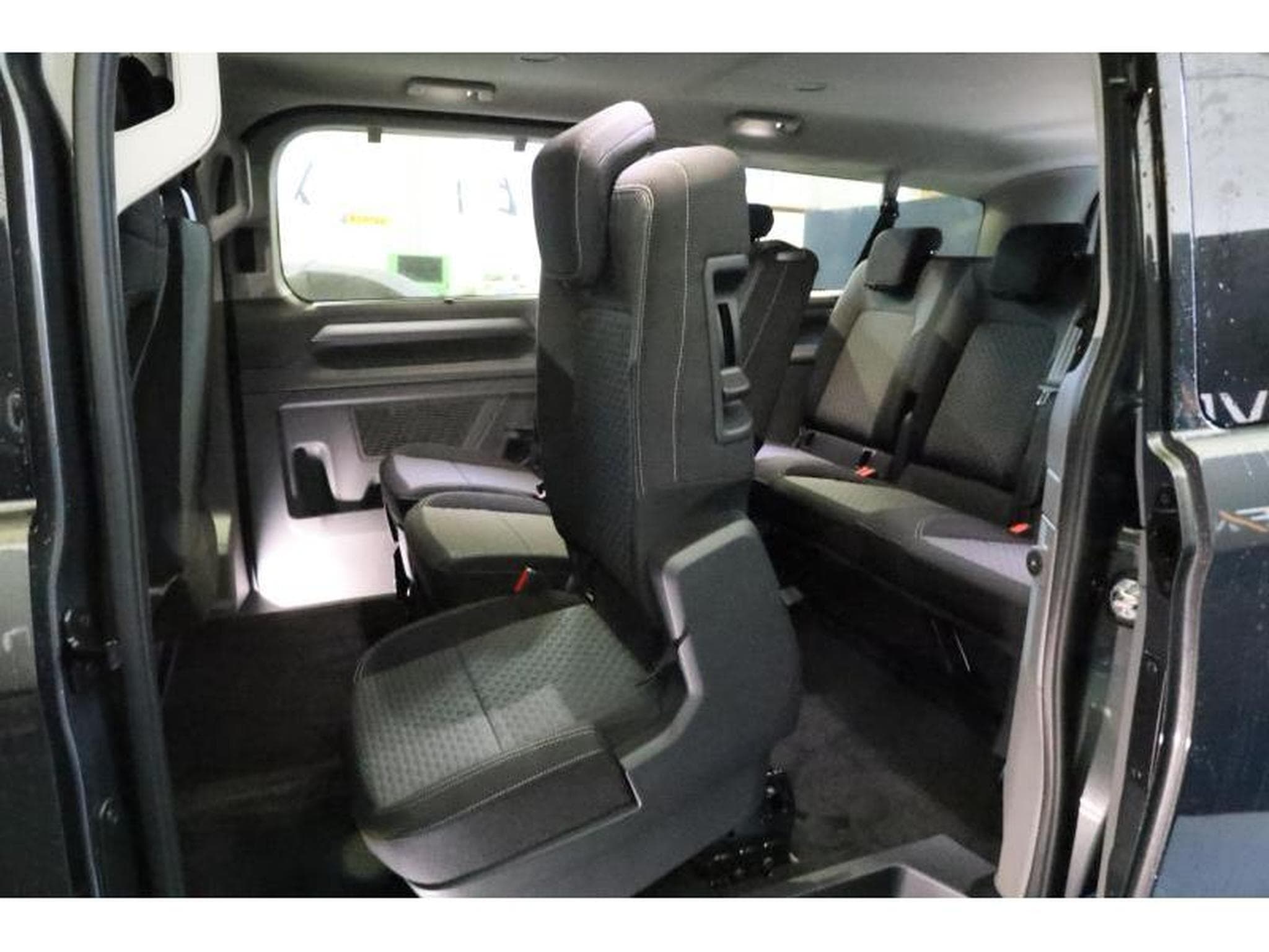 VW T7 Style Long (2025) - Photo 10