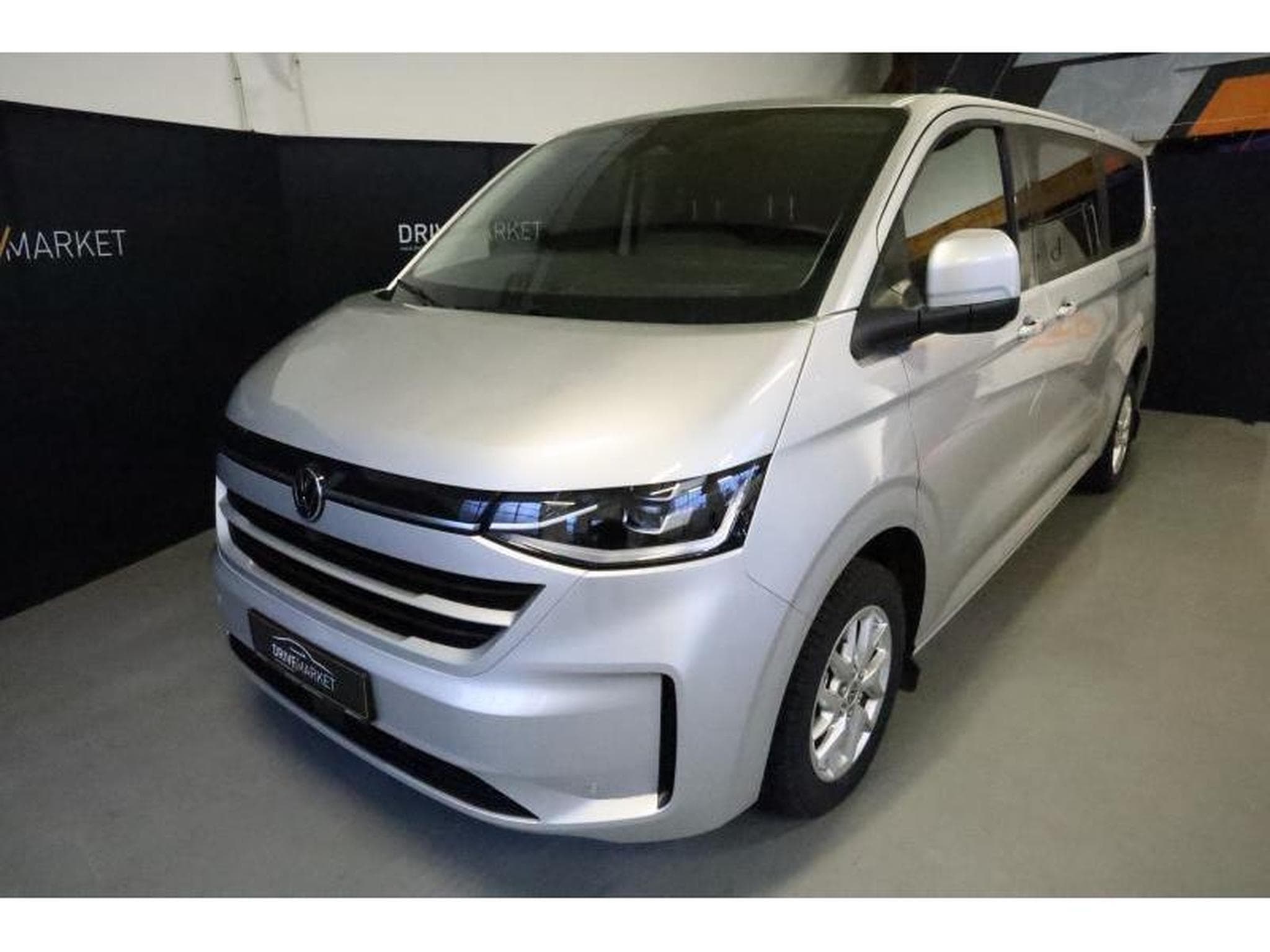 VW T7 Style LONG LR (2026) - Photo 1