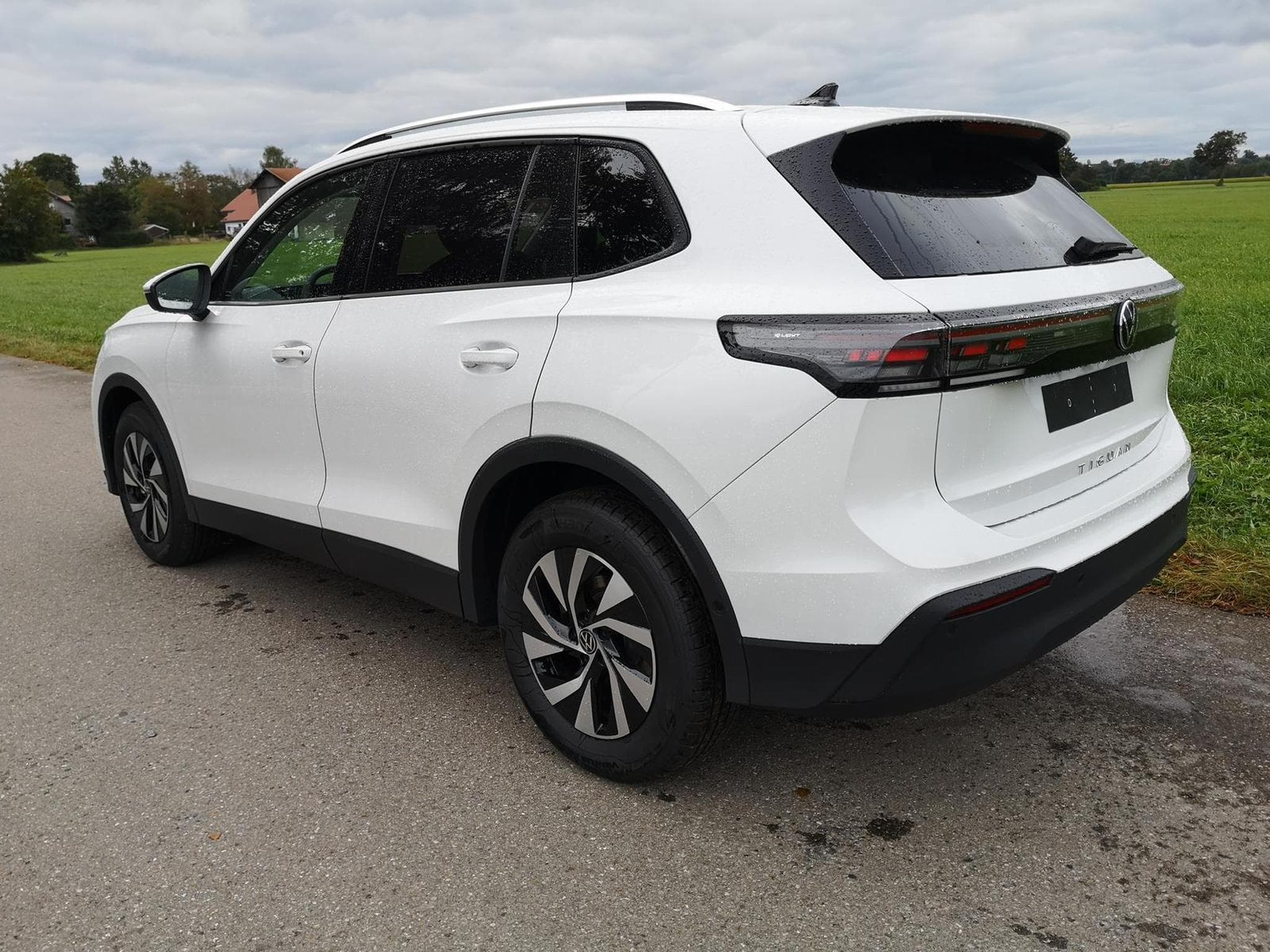VW Tiguan 1.5 eTSI 96 kW Life (2026) - Photo 2